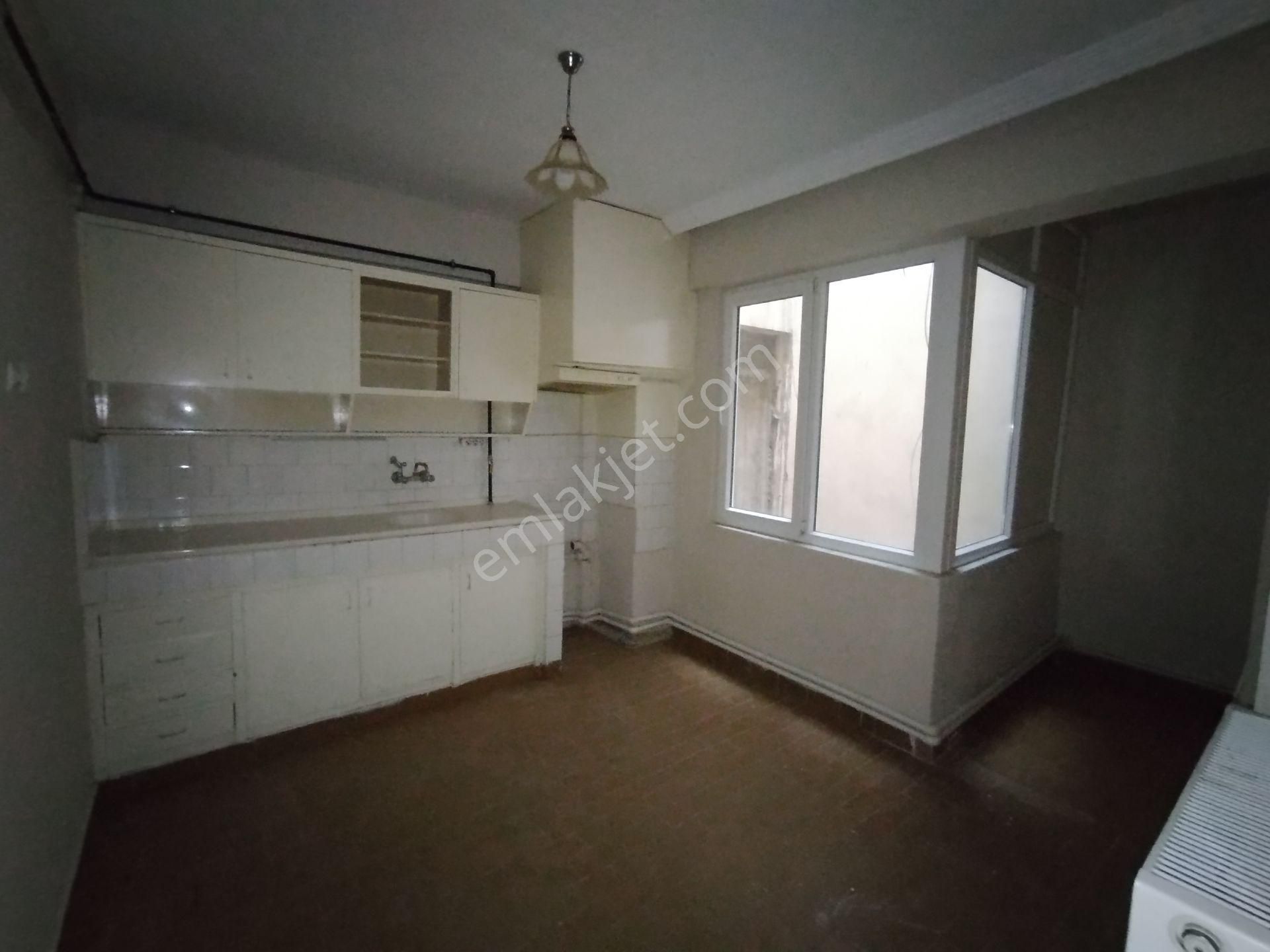 Nazilli Merkez'de Kiralık 3+1 Doğalgazlı Geniş Daire - Görsel 16