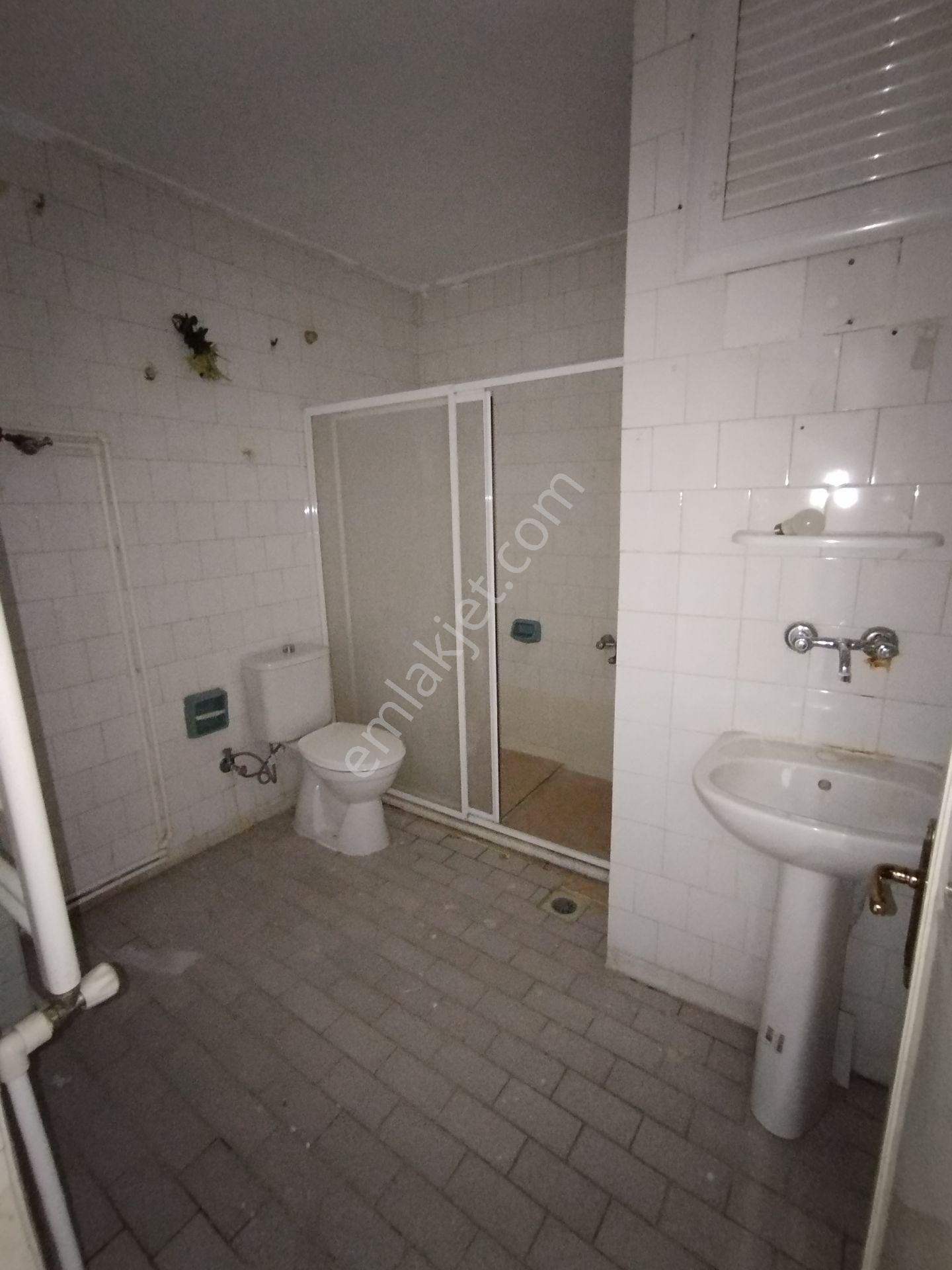 Nazilli Merkez'de Kiralık 3+1 Doğalgazlı Geniş Daire - Görsel 13