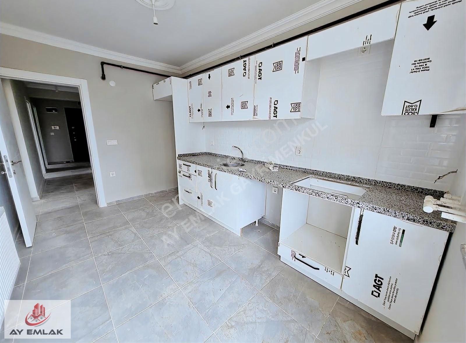 Ay Emlak'tan Denize 100 Metre Mesafede Cadde Üzerinde 2+1 Daire - Görsel 28