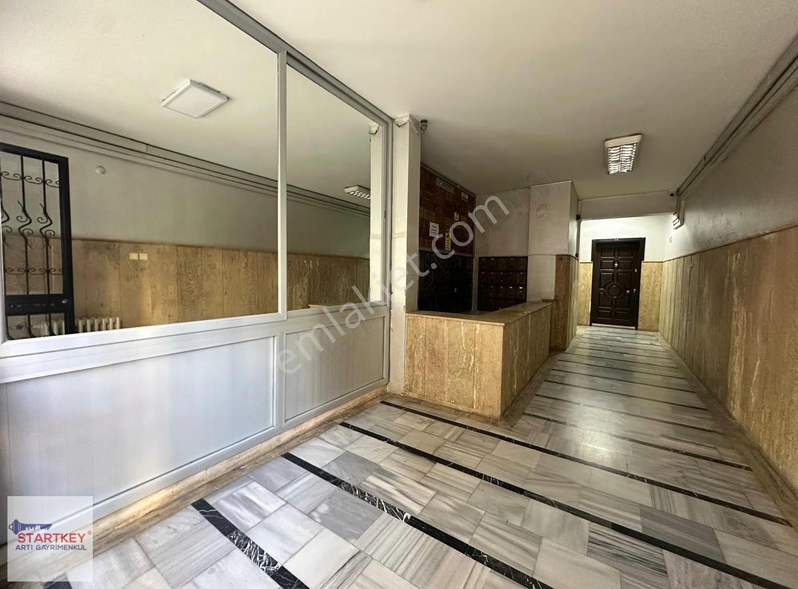 Alsancak Merkezde Doktorlar Sitesinde Satılık 1+1 Daire - Görsel 11