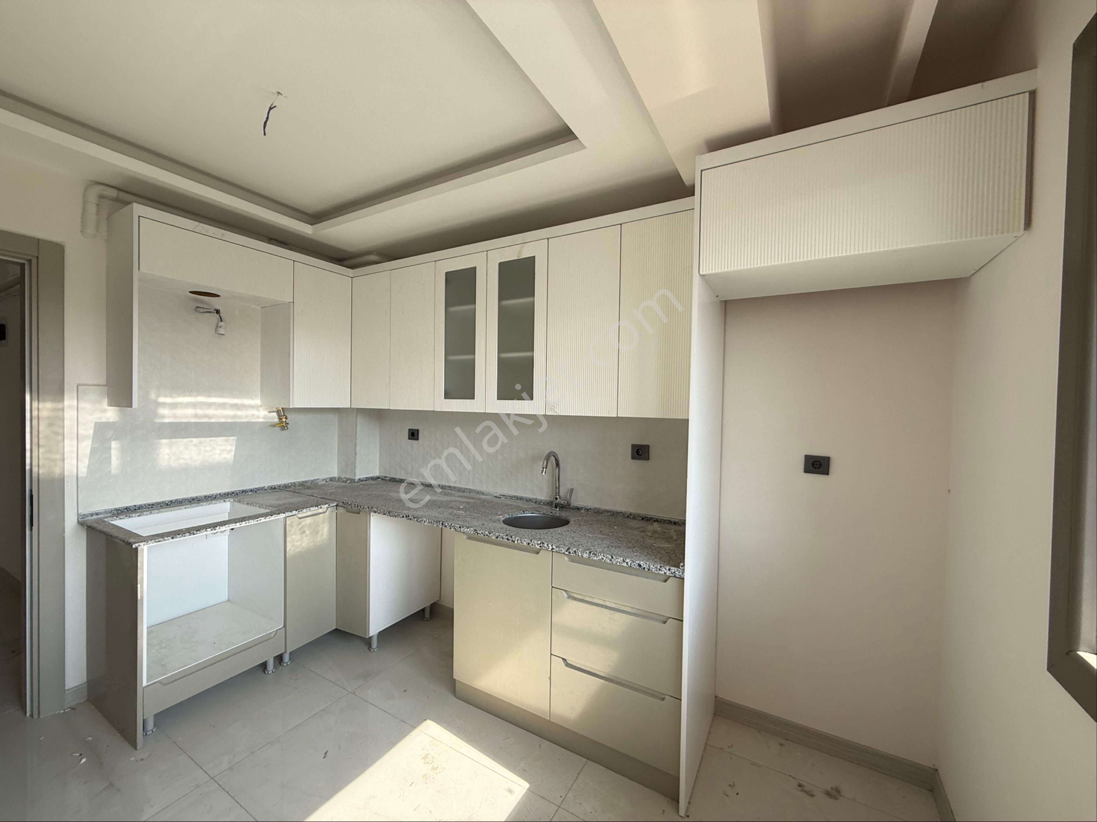 Emlak Center'dan Muradiye'de Site İçinde Satılık 2+1 Sıfır Daire - Görsel 5