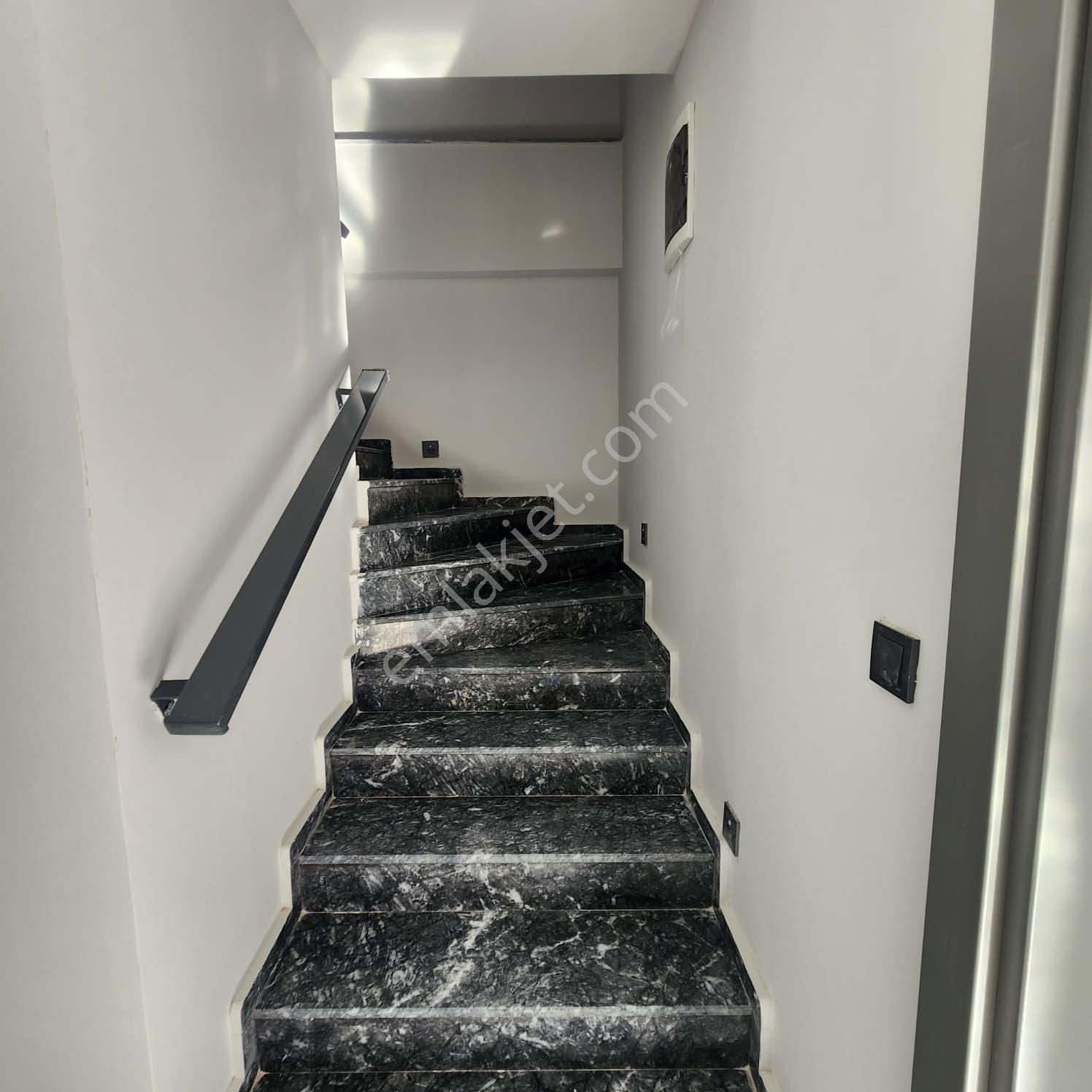 Didimde Tam Müstakil 3+1 Ayrı Mutfaklı Havuzlu ,garajlı Villa - Görsel 18