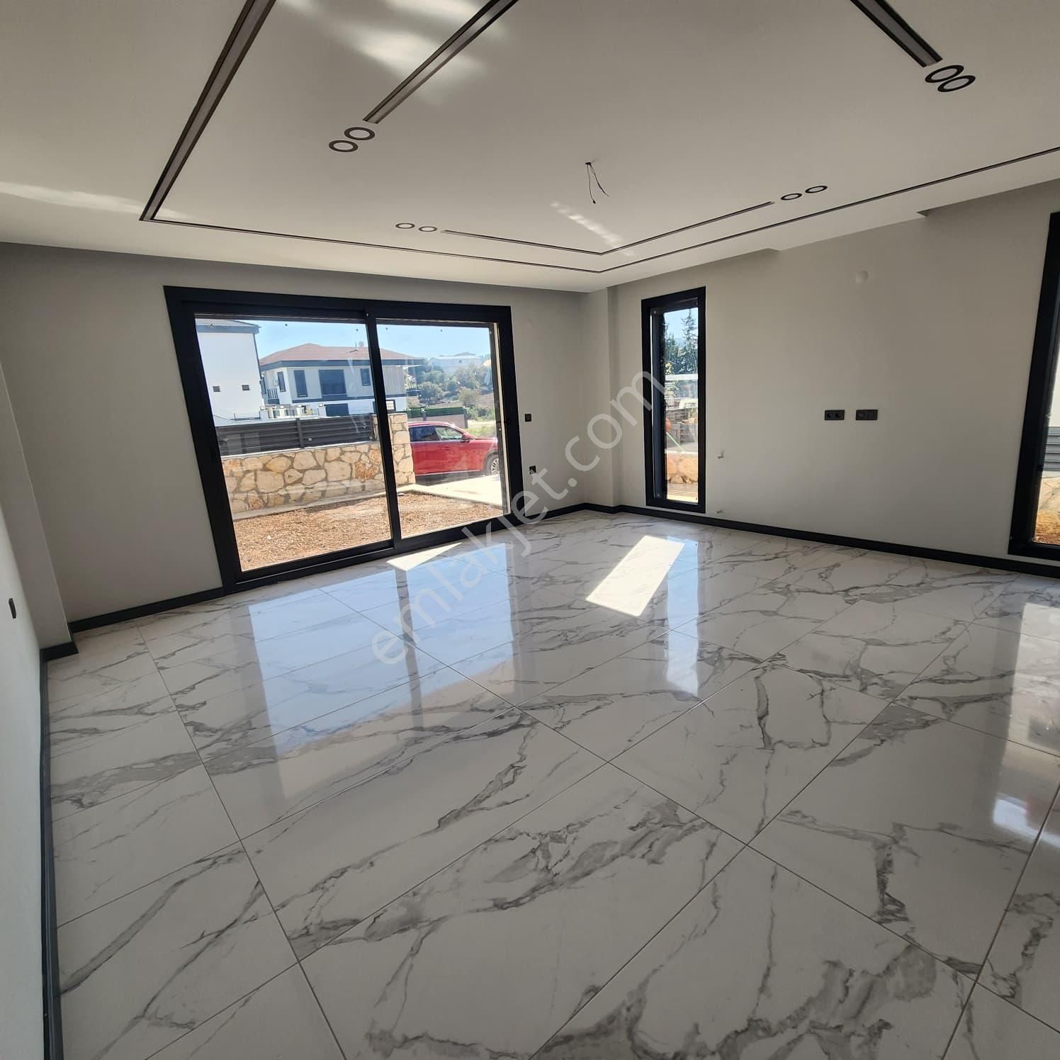 Didimde Tam Müstakil 3+1 Ayrı Mutfaklı Havuzlu ,garajlı Villa - Görsel 3