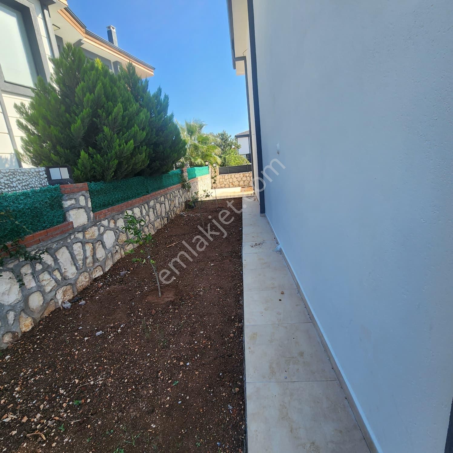 Didimde Tam Müstakil 3+1 Ayrı Mutfaklı Havuzlu ,garajlı Villa - Görsel 24