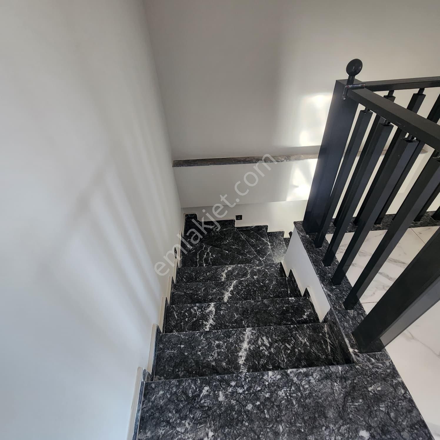 Didimde Tam Müstakil 3+1 Ayrı Mutfaklı Havuzlu ,garajlı Villa - Görsel 17