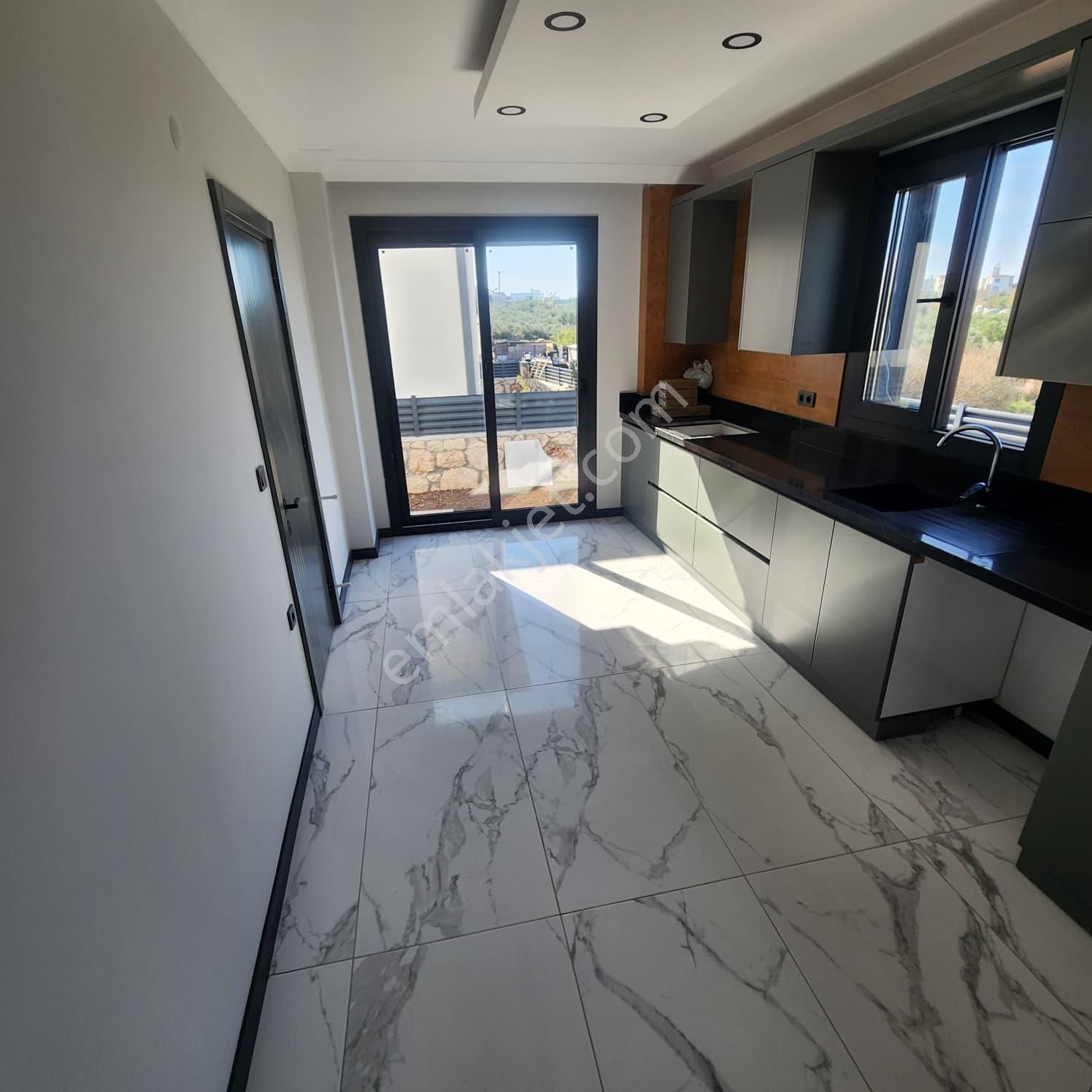 Didimde Tam Müstakil 3+1 Ayrı Mutfaklı Havuzlu ,garajlı Villa - Görsel 7