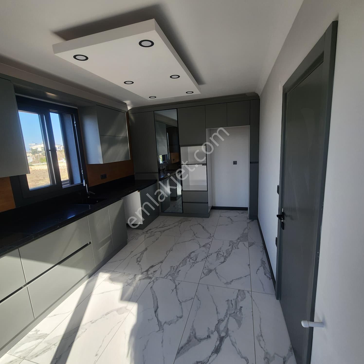 Didimde Tam Müstakil 3+1 Ayrı Mutfaklı Havuzlu ,garajlı Villa - Görsel 6