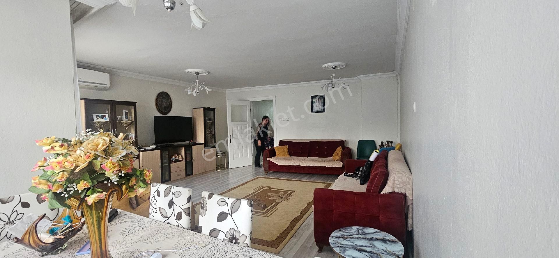 İnönü Mahallesinde 3+1 Doğalgazlı 160 M 4.kat Satılık Daire - Görsel 3