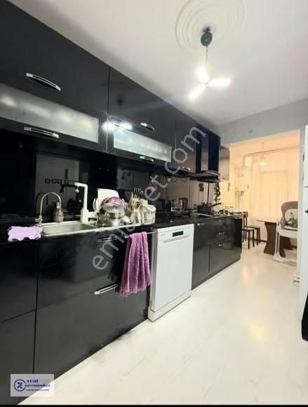 Muhittin Mahallesinde Acil Satılık 3+1 Daire - Görsel 18