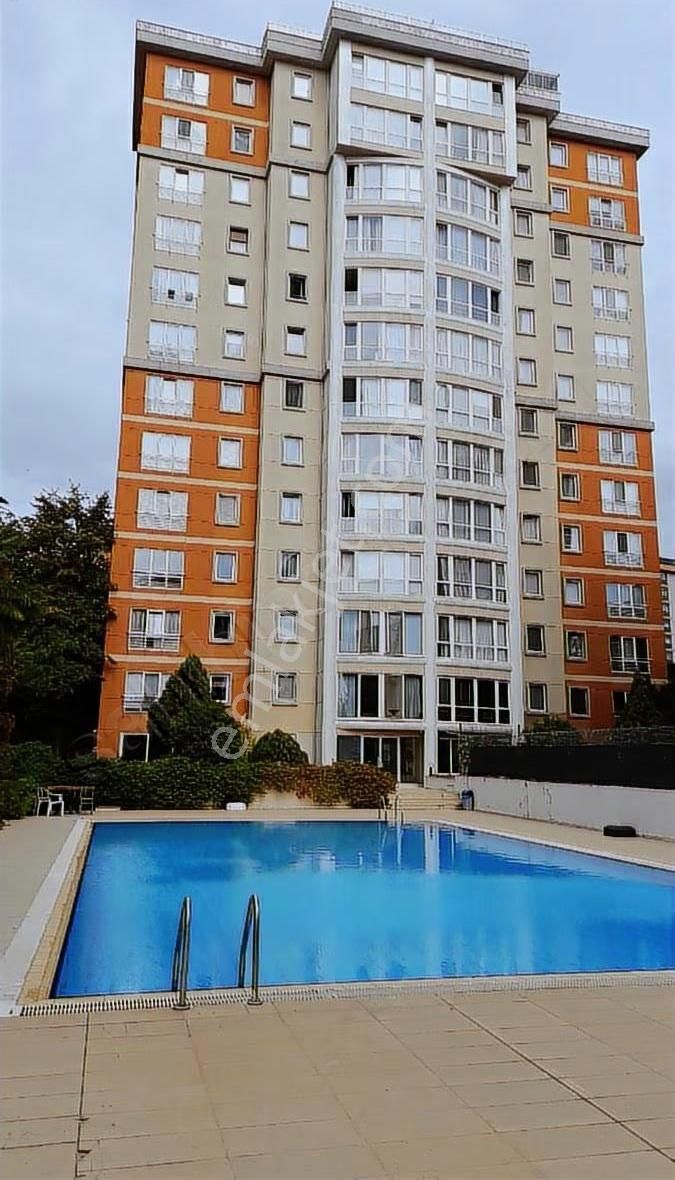 Ataşehir Hastaneler Bölgesinde Güvenlikli Sitede Ful Eşyalı 1+1