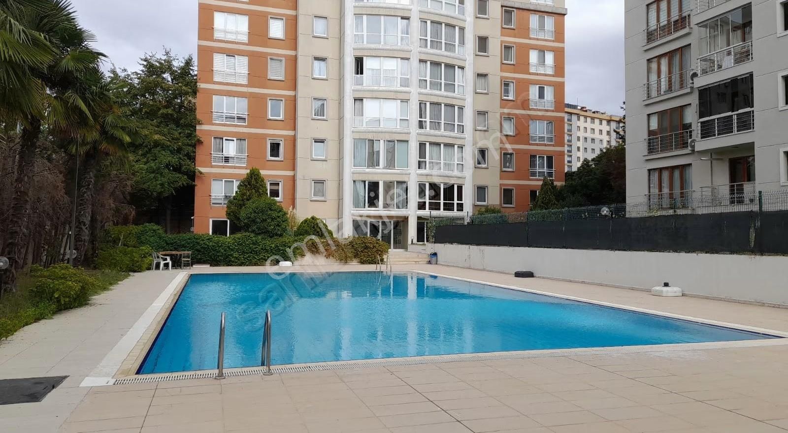 Ataşehir Hastaneler Bölgesinde Güvenlikli Sitede Ful Eşyalı 1+1 - Görsel 13