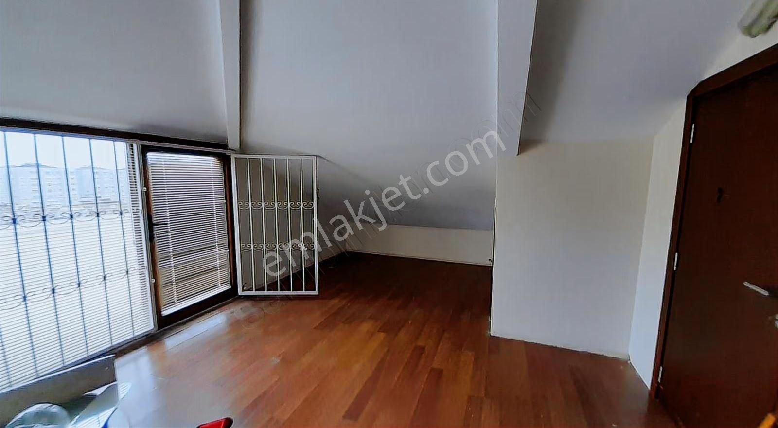 Ataşehir Adıgüzel Üniv. Karşısında Az Katlı Genç Sitede Dubleks - Görsel 14