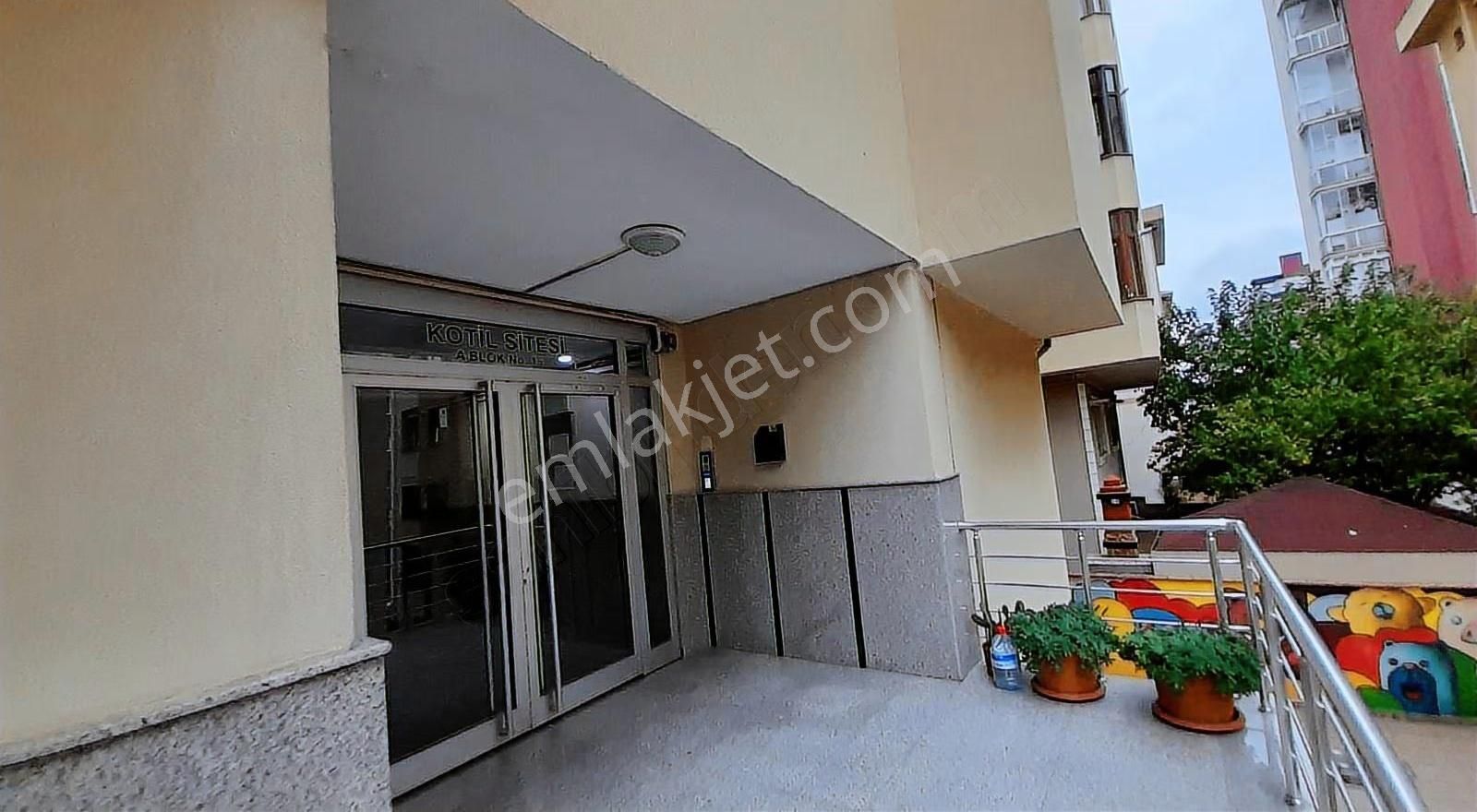 Ataşehir Adıgüzel Üniv. Karşısında Az Katlı Genç Sitede Dubleks - Görsel 19