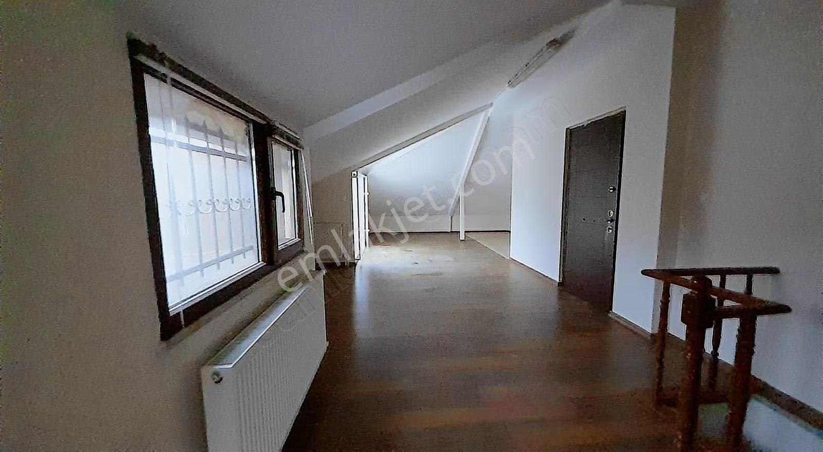 Ataşehir Adıgüzel Üniv. Karşısında Az Katlı Genç Sitede Dubleks - Görsel 13