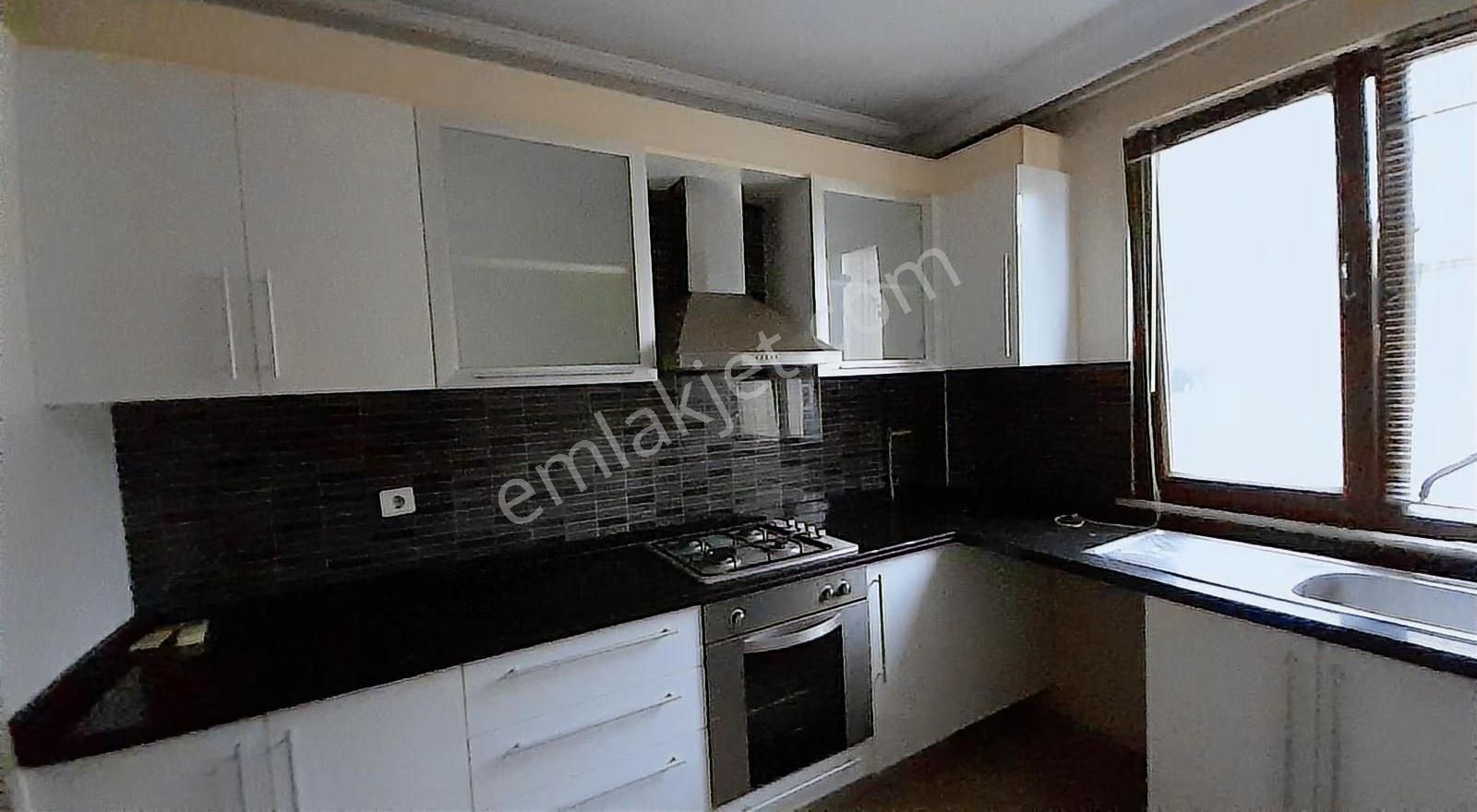 Ataşehir Adıgüzel Üniv. Karşısında Az Katlı Genç Sitede Dubleks - Görsel 2