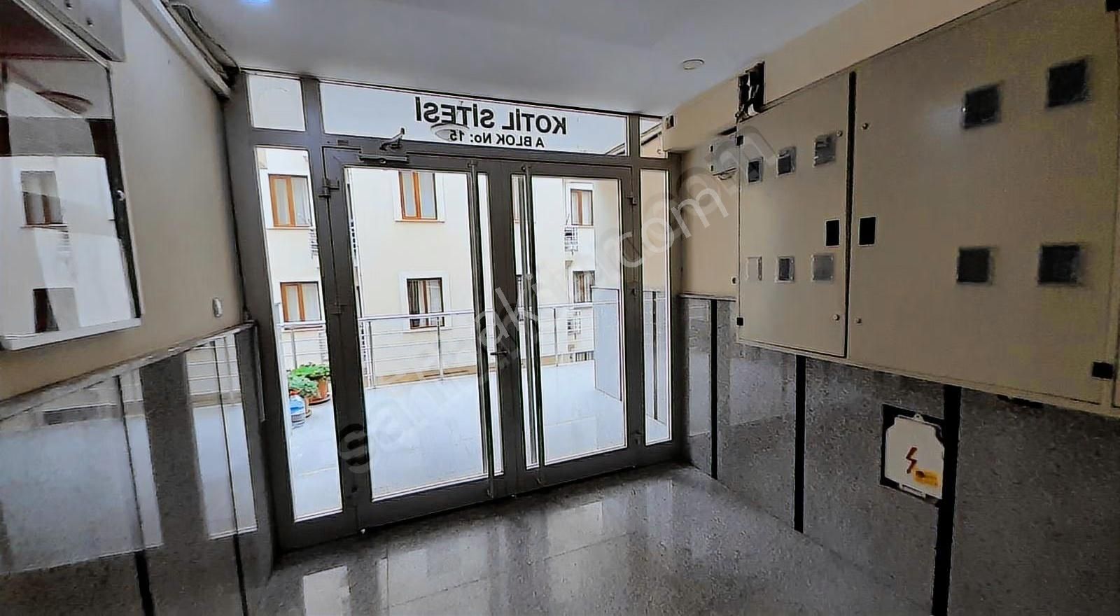 Ataşehir Adıgüzel Üniv. Karşısında Az Katlı Genç Sitede Dubleks - Görsel 16