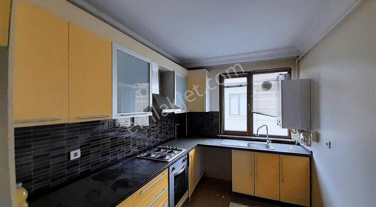 Ataşehir Adıgüzel Üniv. Karşısında Az Katlı Genç Sitede Dubleks - Görsel 18