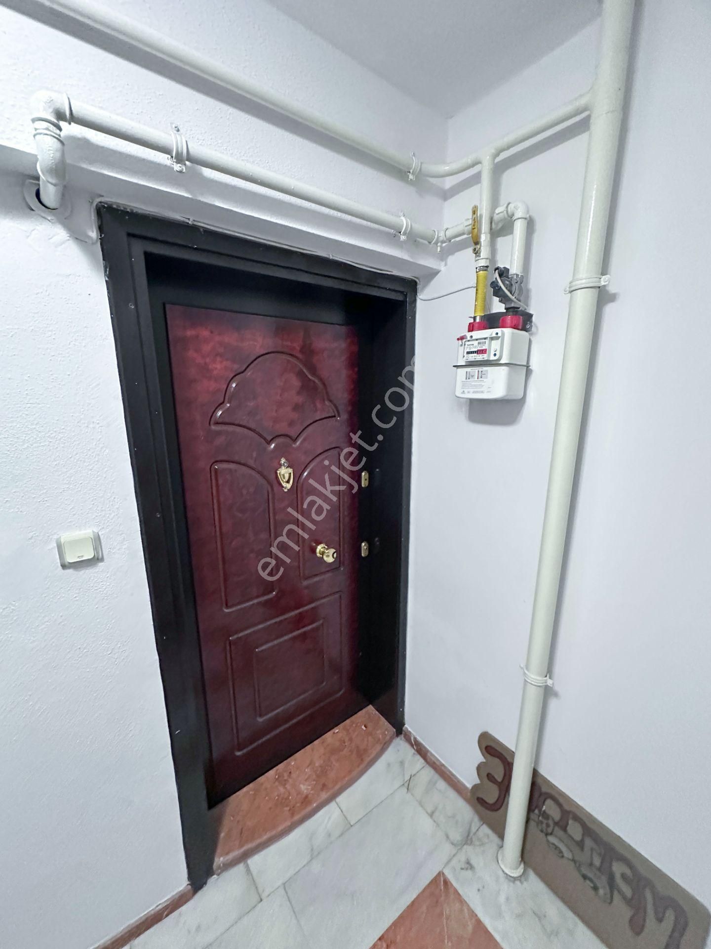 Mert Uçar'dan Kiralık Karşıyaka Da Boş Ara Kat Daire - Görsel 3