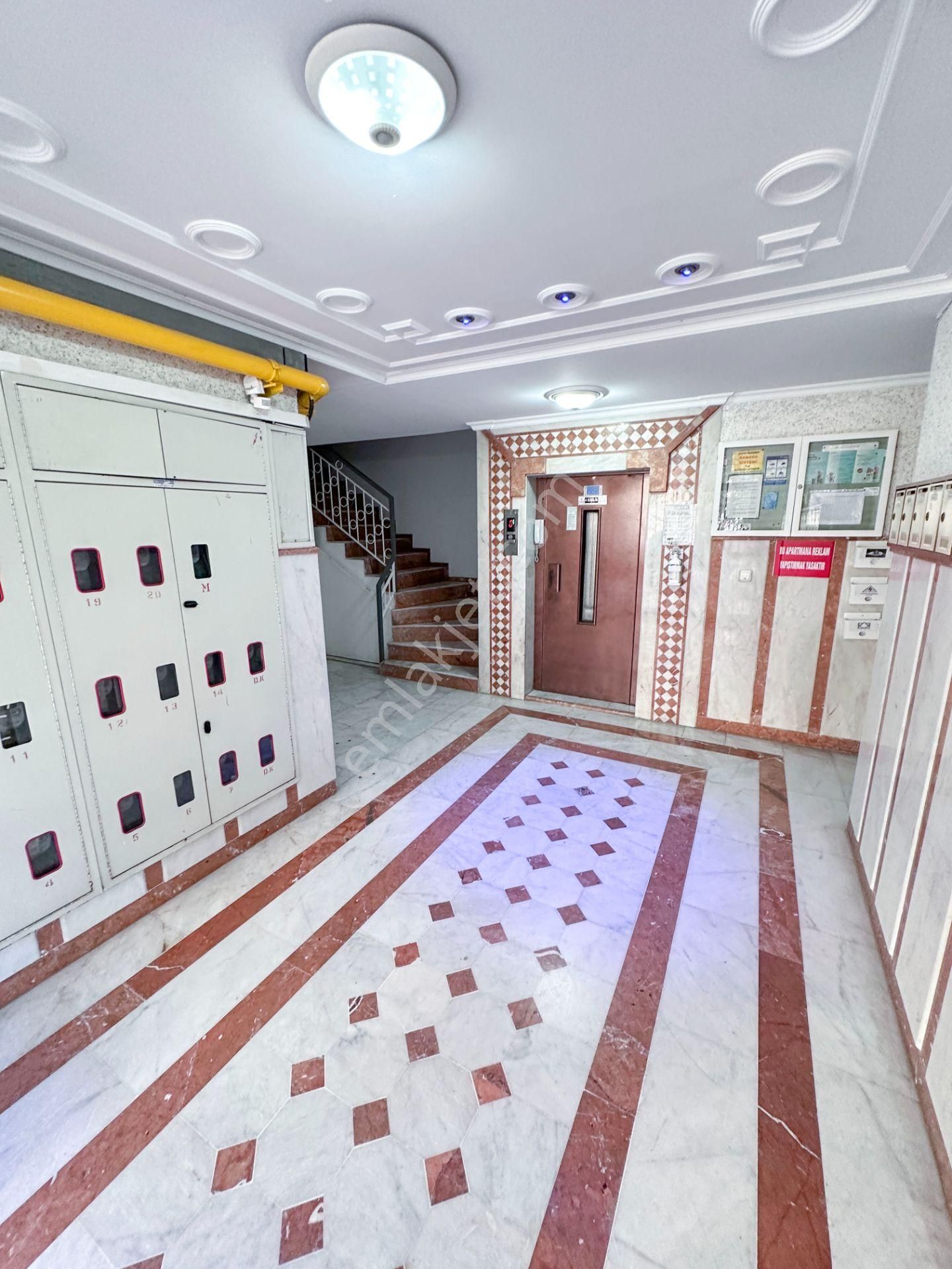 Mert Uçar'dan Kiralık Karşıyaka Da Boş Ara Kat Daire - Görsel 2