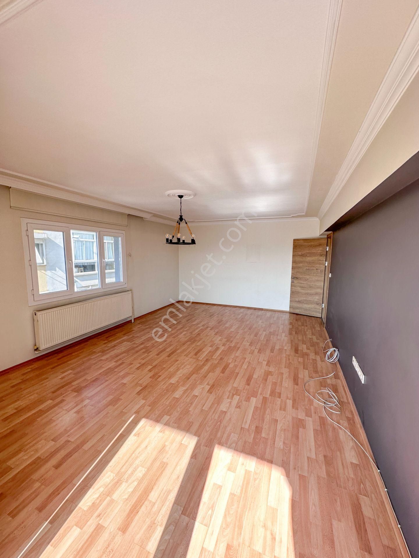 Mert Uçar'dan Kiralık Karşıyaka Da Boş Ara Kat Daire - Görsel 12