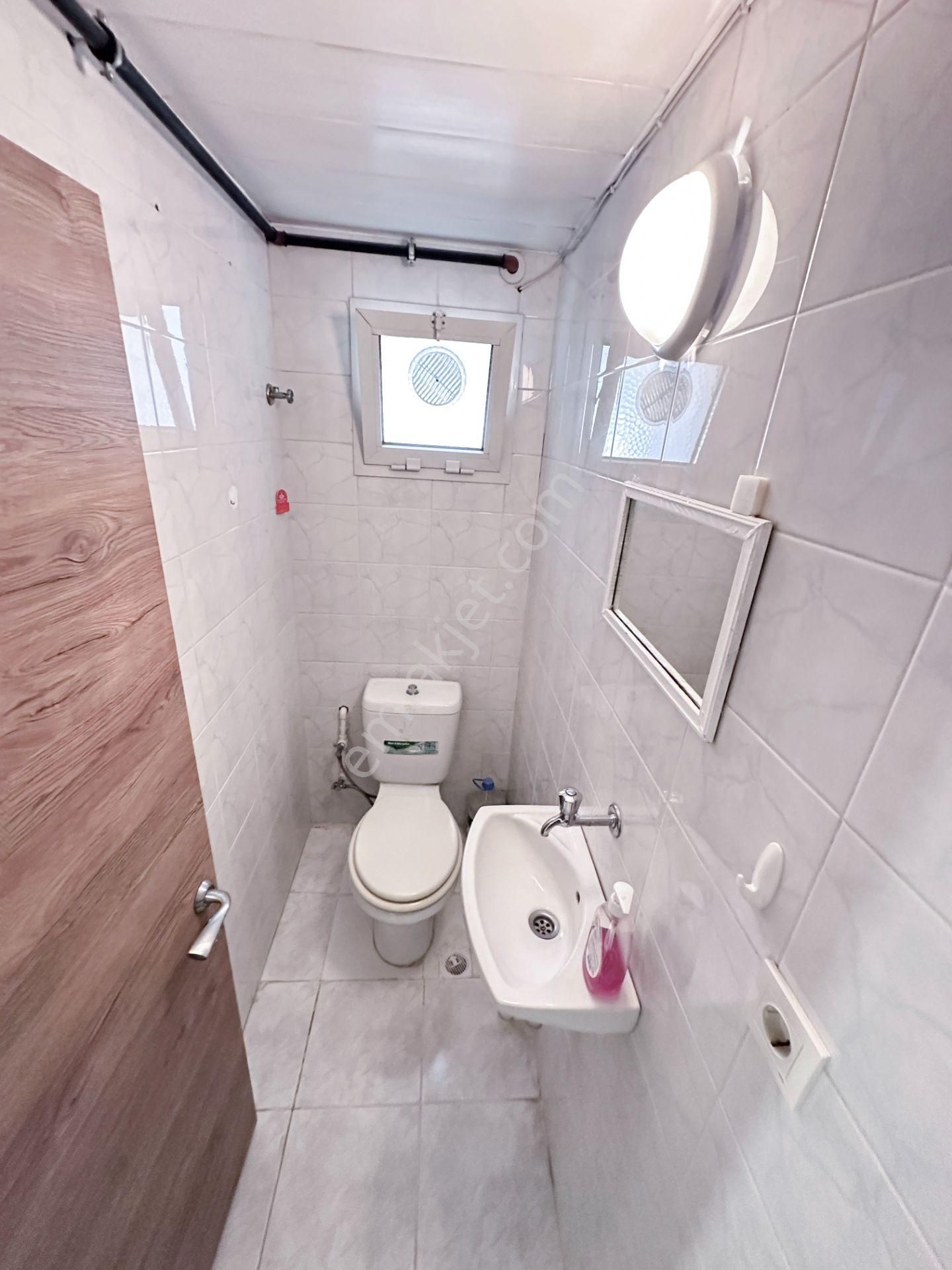 Mert Uçar'dan Kiralık Karşıyaka Da Boş Ara Kat Daire - Görsel 24