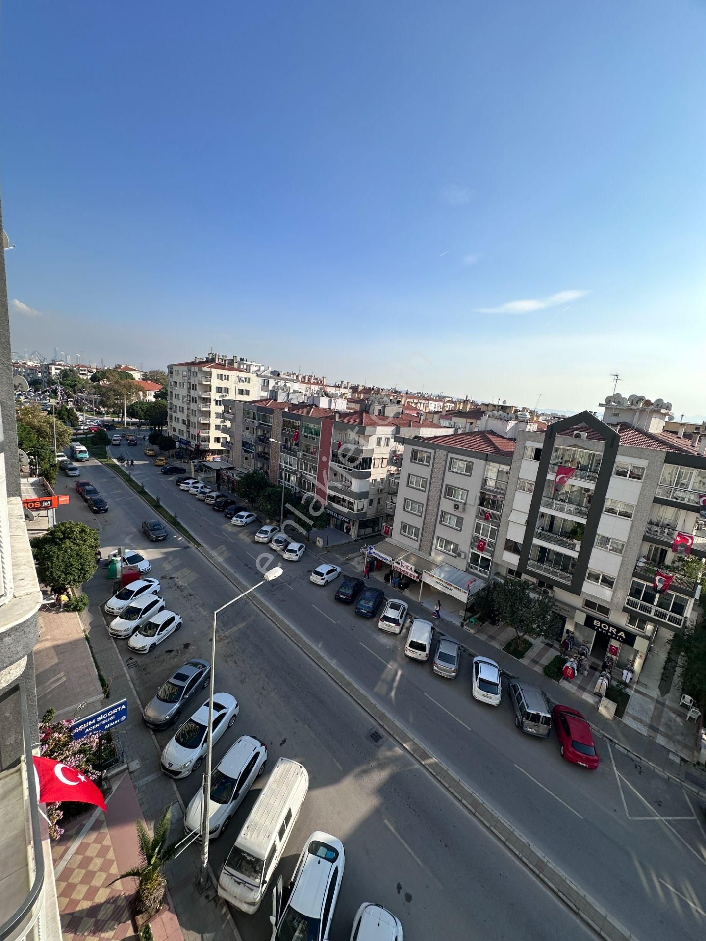 Mert Uçar'dan Kiralık Karşıyaka Da Boş Ara Kat Daire - Görsel 11