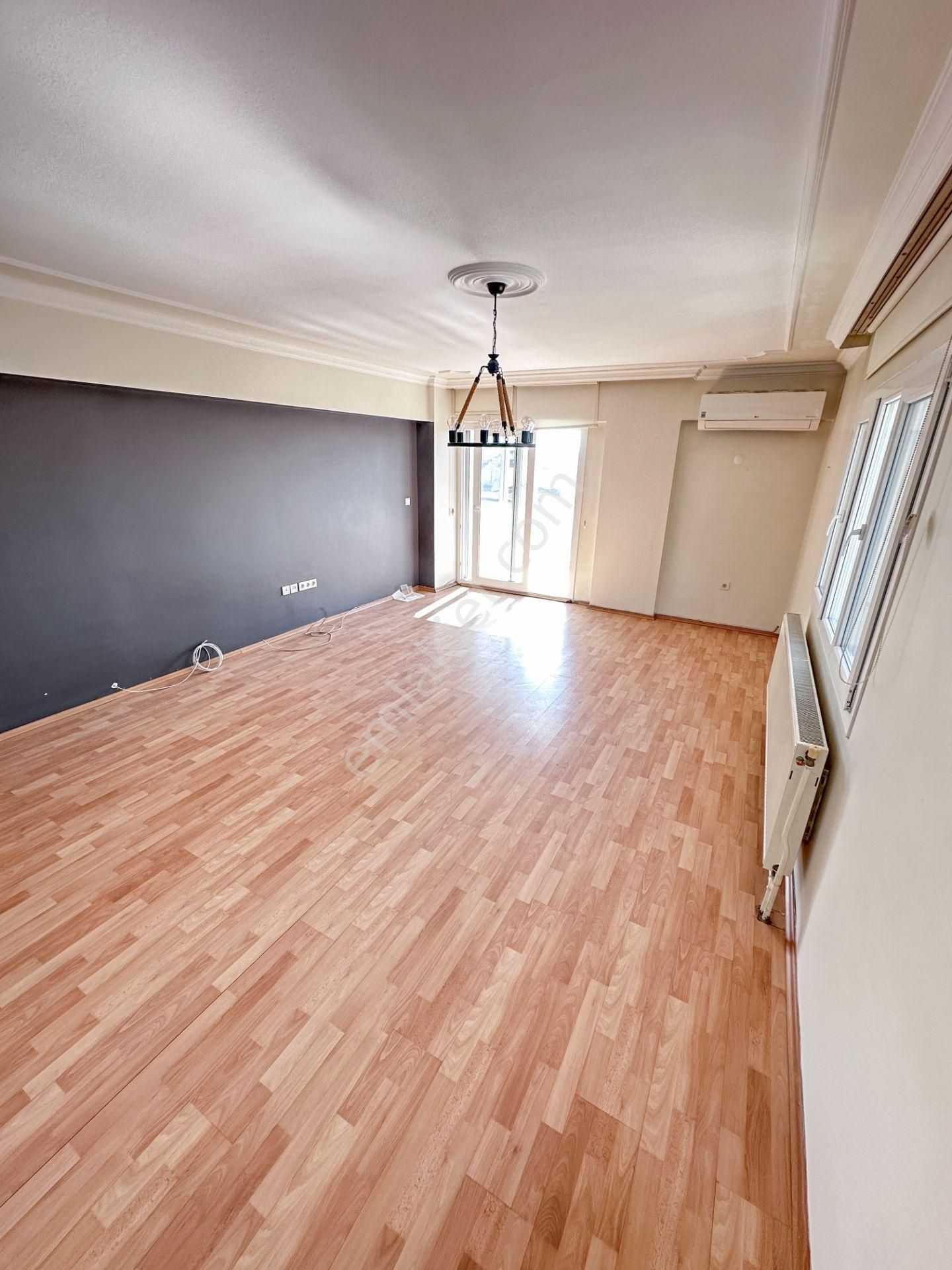 Mert Uçar'dan Kiralık Karşıyaka Da Boş Ara Kat Daire - Görsel 14