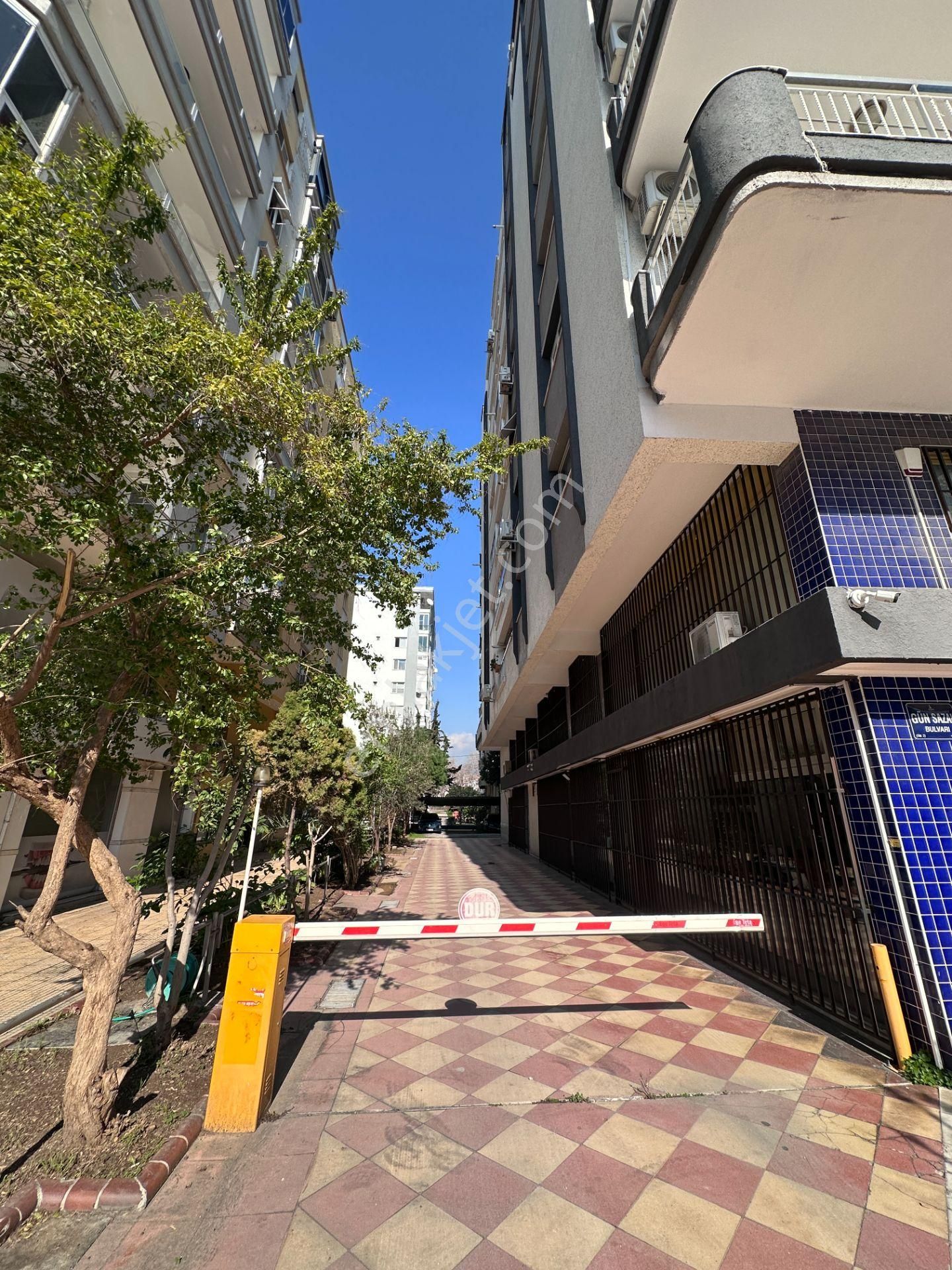 Mert Uçar'dan Kiralık Karşıyaka Da Boş Ara Kat Daire - Görsel 31