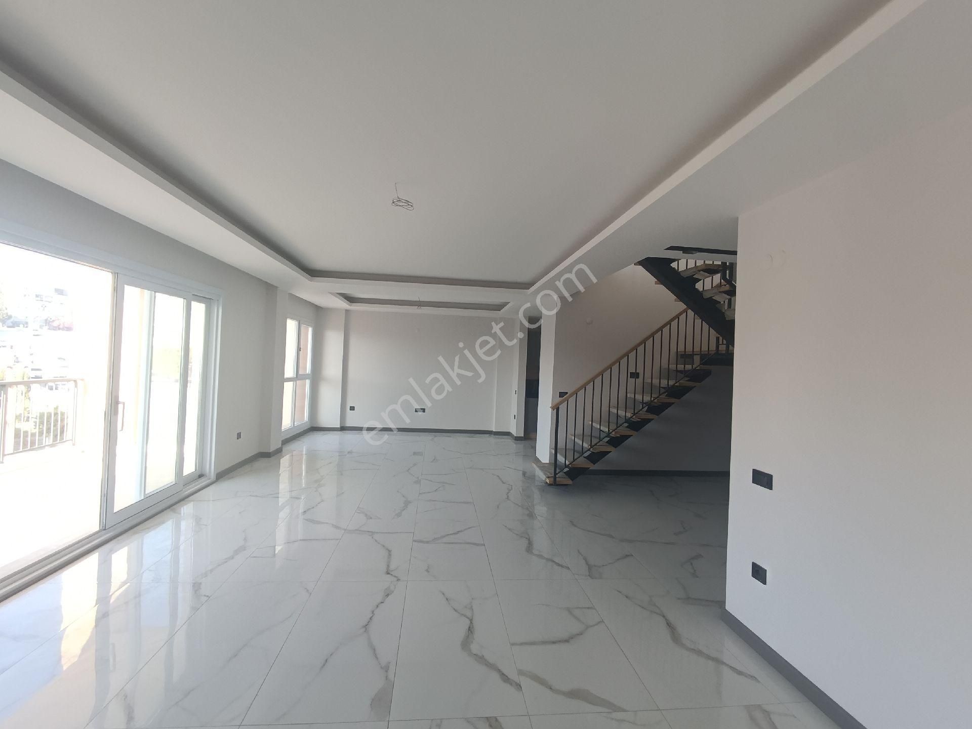 Kuşadası Merkezde Satılık 4+1 Dublex Daire - Görsel 6