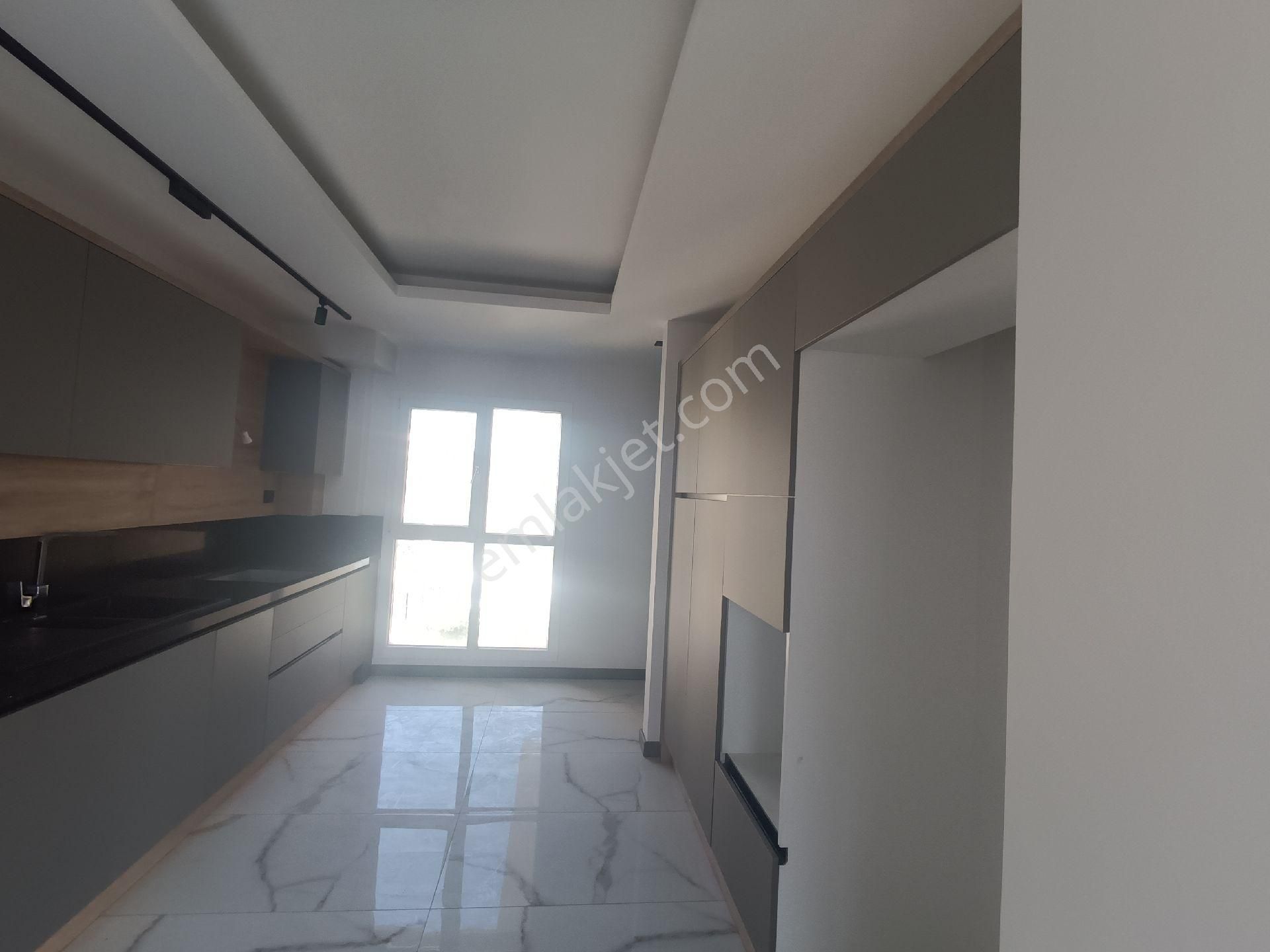 Kuşadası Merkezde Satılık 4+1 Dublex Daire - Görsel 4