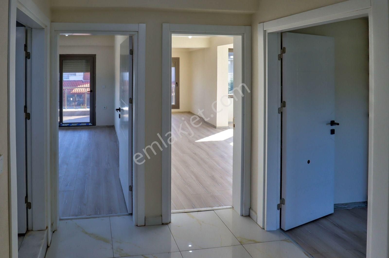 Deniz Manzaralı-plaja 100 Met. Tam Müstakil 4+1 Sıfır Lüks Villa - Görsel 11