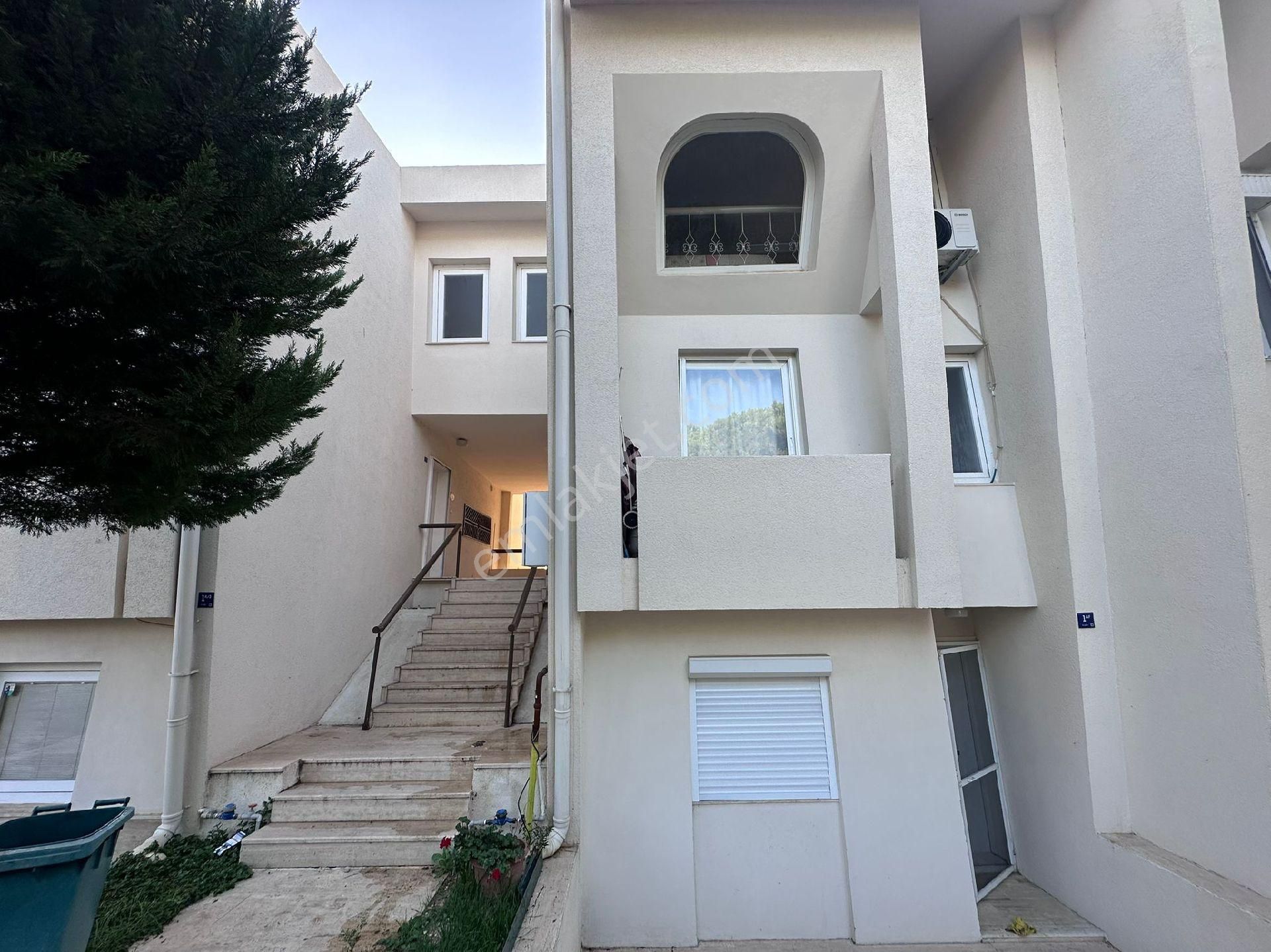 Kuşadası Kadınlar Denizi Plaja 300m Havuzlu Site 4+1 Doğalgazlı Manzaralı Satılık Villa - Görsel 2