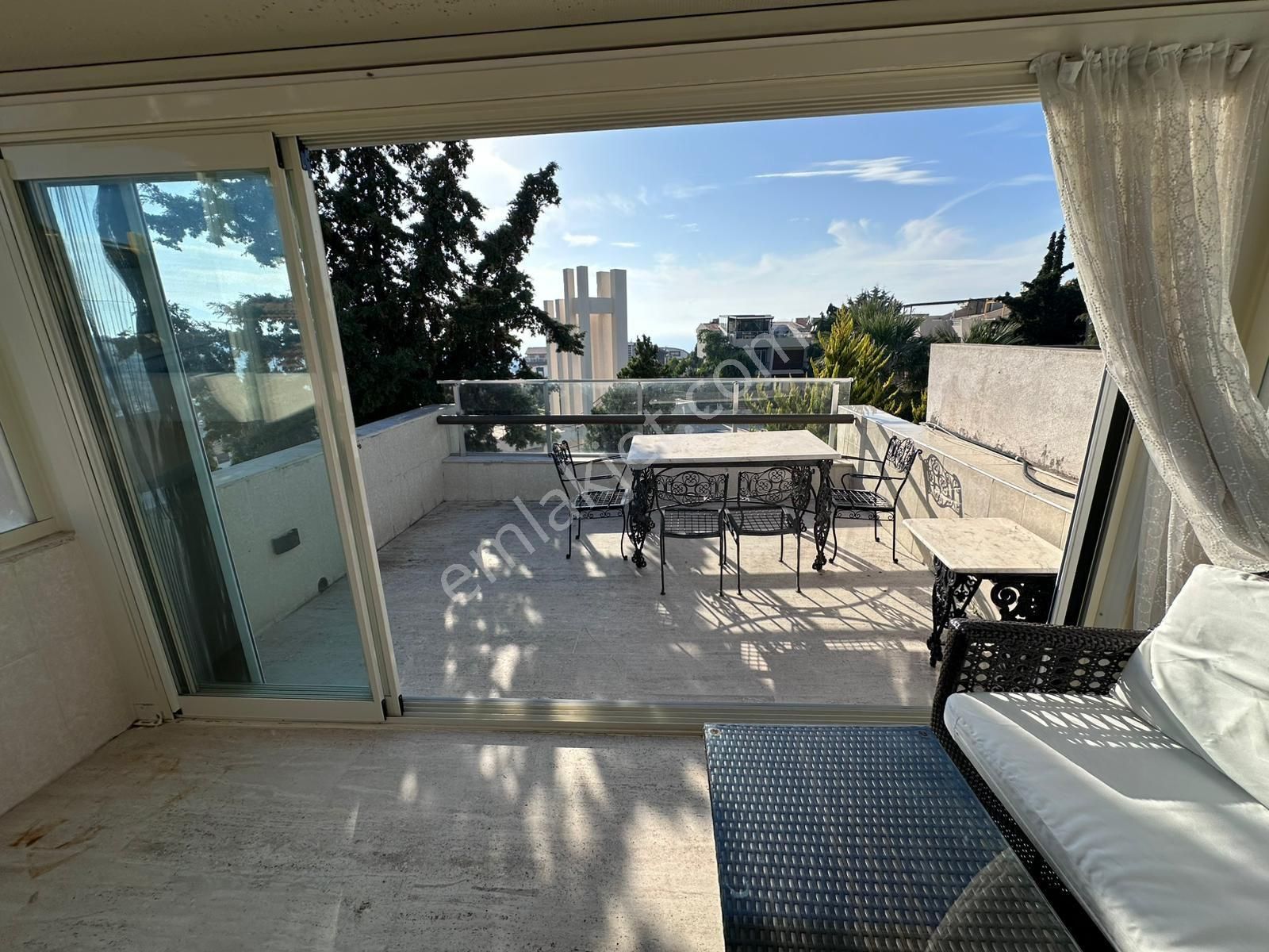 Kuşadası Kadınlar Denizi Plaja 300m Havuzlu Site 4+1 Doğalgazlı Manzaralı Satılık Villa - Görsel 29