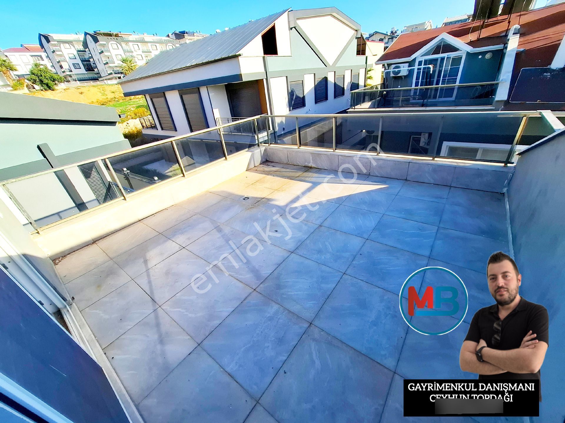 Didimde Satılık 3+1 Villa Havuzlu Bahçeli Ön Cephe Havuz Cepheli Müstakil Tripleks ! - Görsel 31