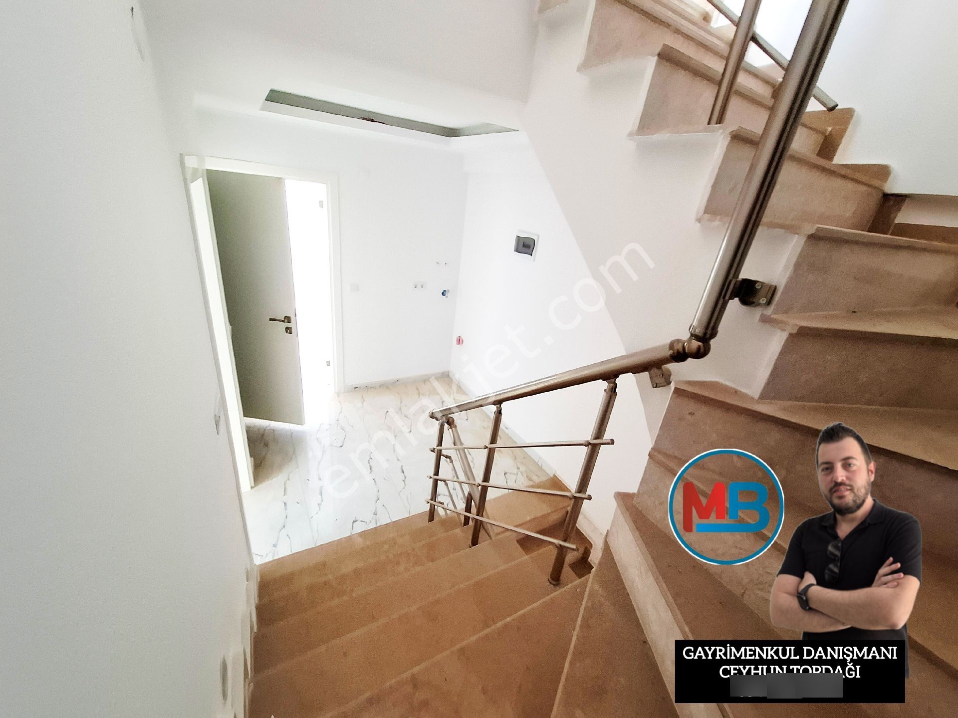 Didimde Satılık 3+1 Villa Havuzlu Bahçeli Ön Cephe Havuz Cepheli Müstakil Tripleks ! - Görsel 33