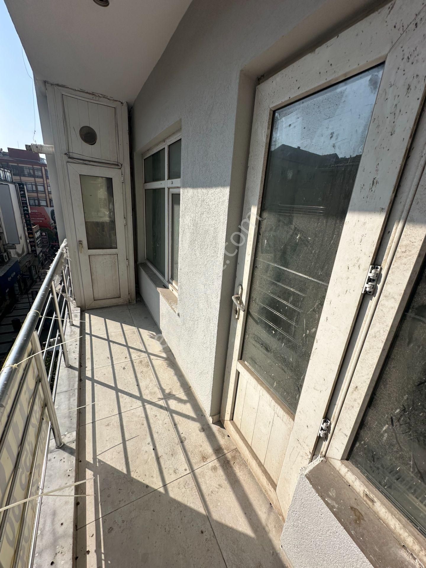 Günaydın Mah.de Çarşı İçinde 87m2 Arakat D.gazlı 2+1 Daire - Görsel 17