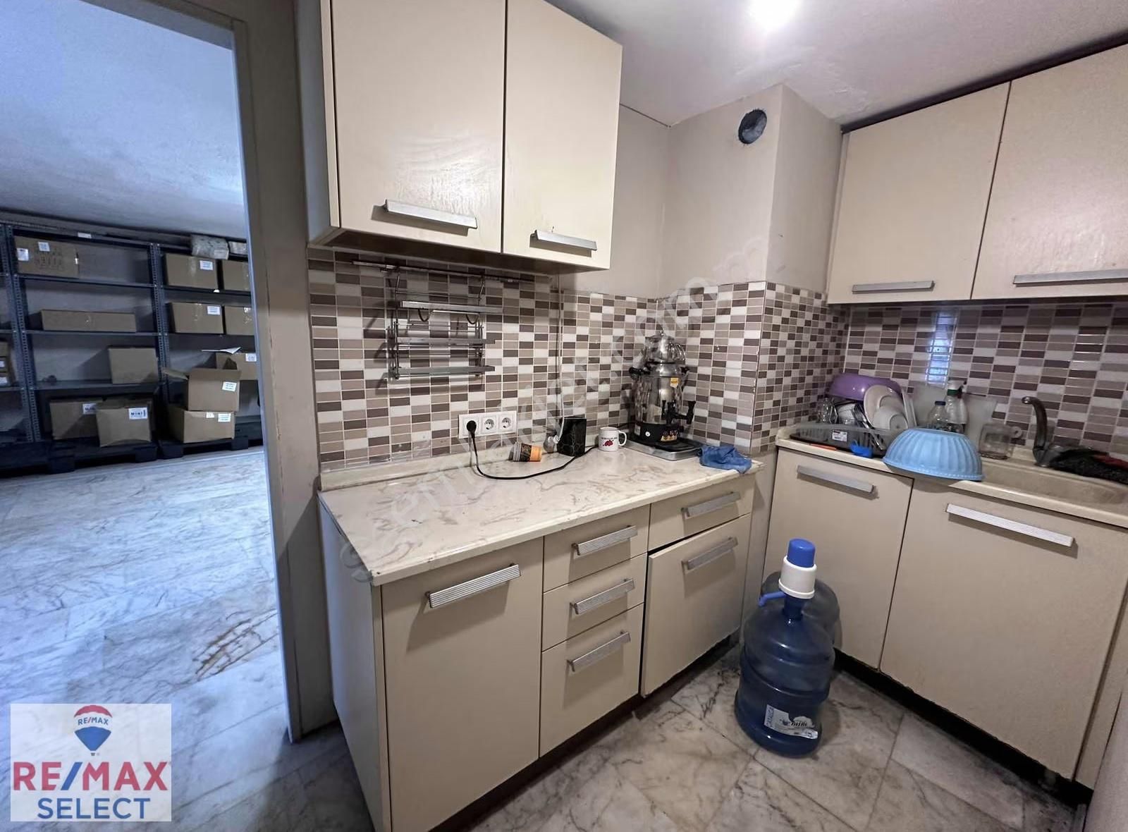 Zeytinburnu Çırpıcı Cadde Köşe Konum Reklam Değerli 3kat Depolu - Görsel 8