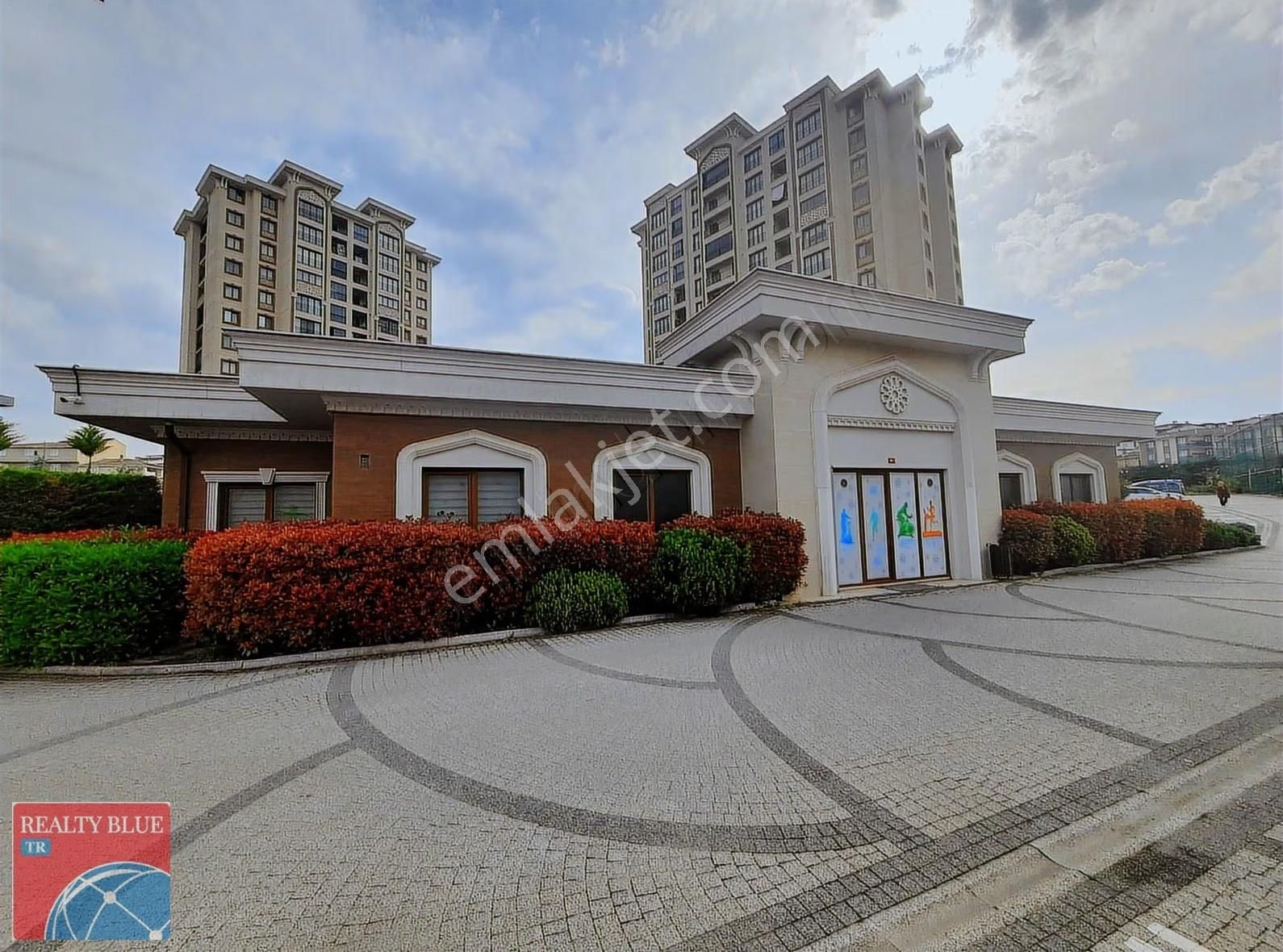 Selçuklu Evleri Sitesinde Peyzaj Cepheli Geniş 3+1 Satılık Daire - Görsel 3