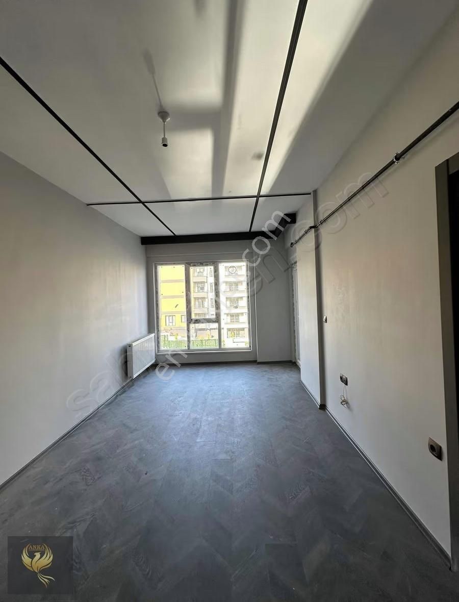 Atakumda Havuzlu Sitede Havuz Manzaralı Satılık 1+1 - Görsel 5