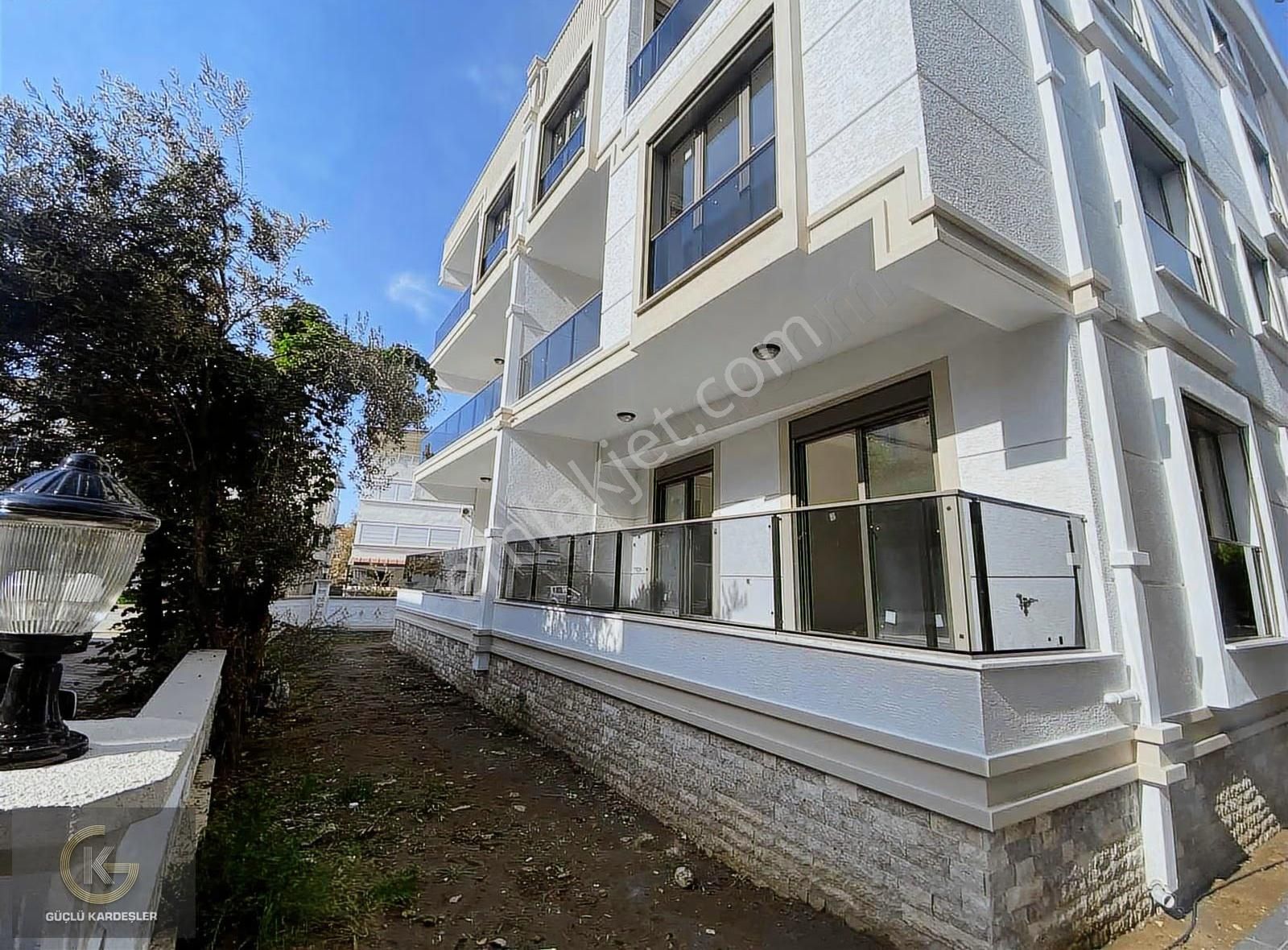 Güçlü Kardeşler Denize 50mt Asansörlü Bina Lüks Daireler - Görsel 3
