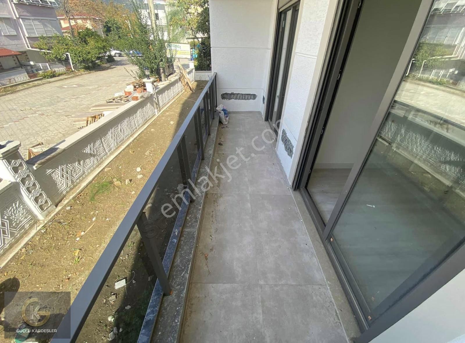 Güçlü Kardeşler Denize 50mt Asansörlü Bina Lüks Daireler - Görsel 28
