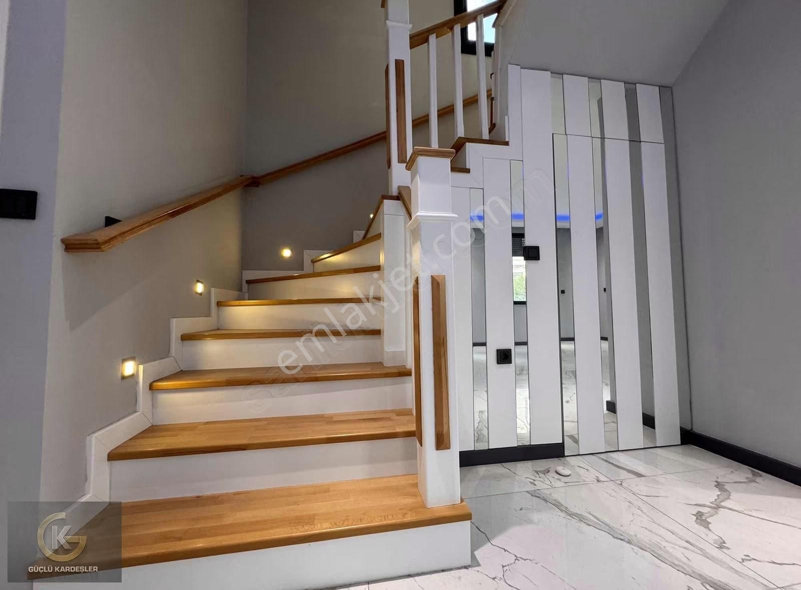 Güçlü Kardeşler Altınoluk Merkezde 4+1 Tam Müstakil Lüks Villa - Görsel 19