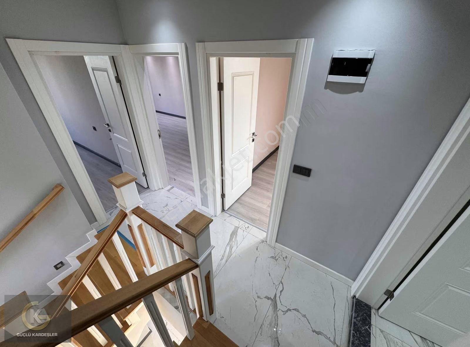 Güçlü Kardeşler Altınoluk Merkezde 4+1 Tam Müstakil Lüks Villa - Görsel 9