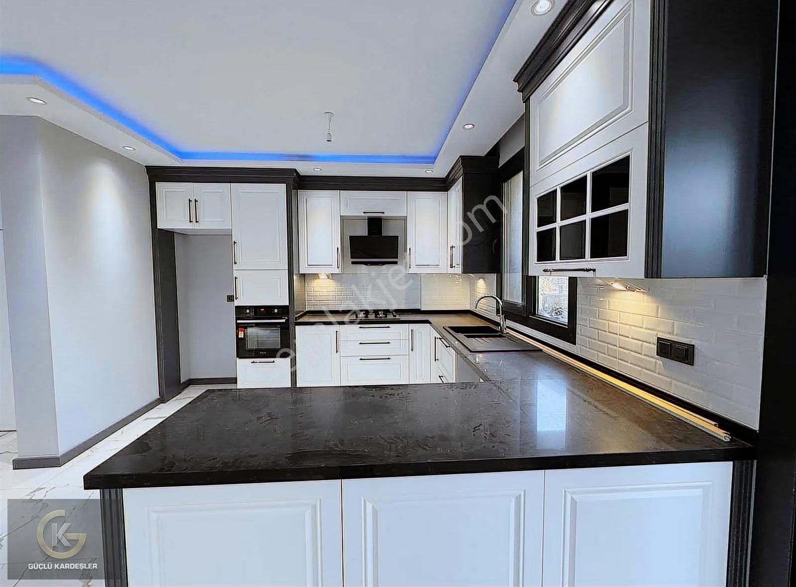 Güçlü Kardeşler Altınoluk Merkezde 4+1 Tam Müstakil Lüks Villa - Görsel 25