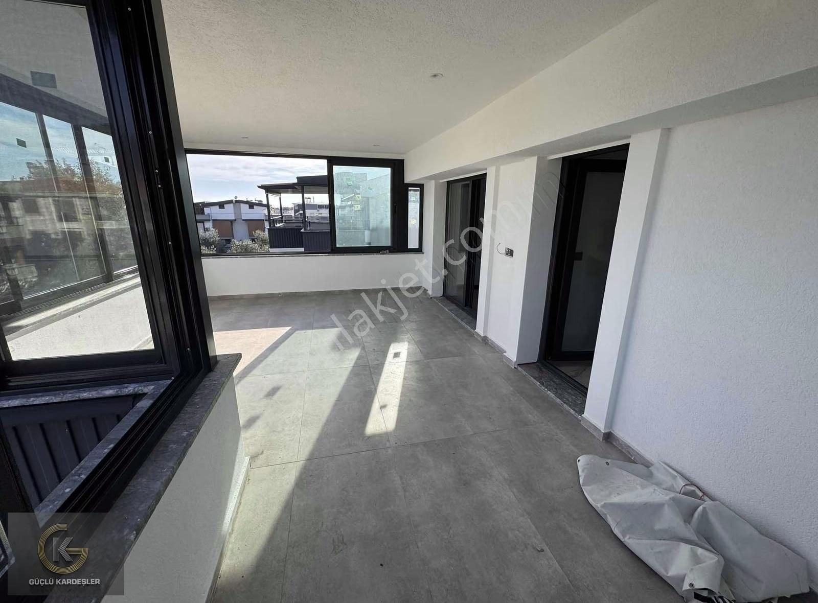 Güçlü Kardeşler Altınoluk Merkezde 4+1 Tam Müstakil Lüks Villa - Görsel 10