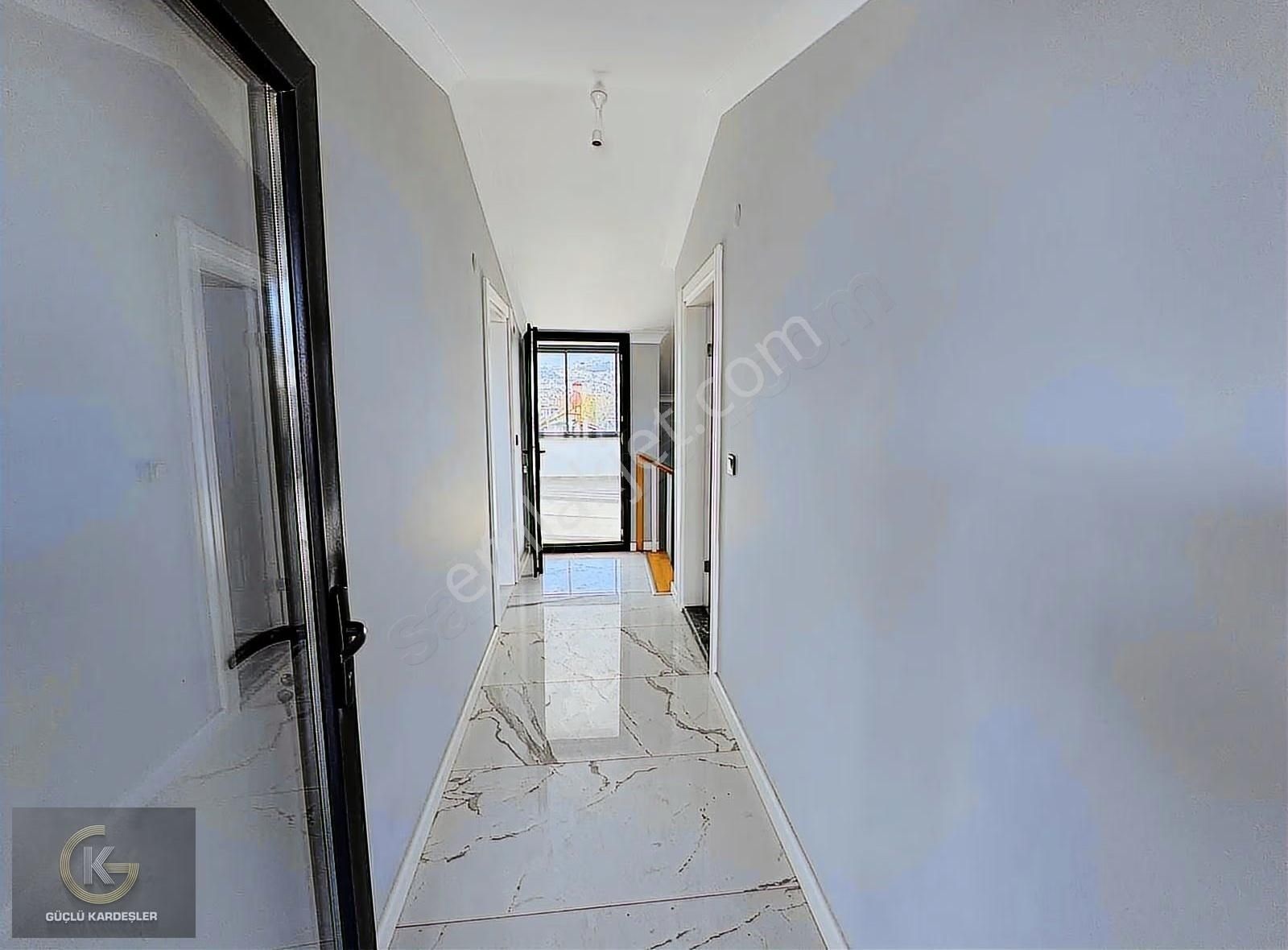 Güçlü Kardeşler Altınoluk Merkezde 4+1 Tam Müstakil Lüks Villa - Görsel 22