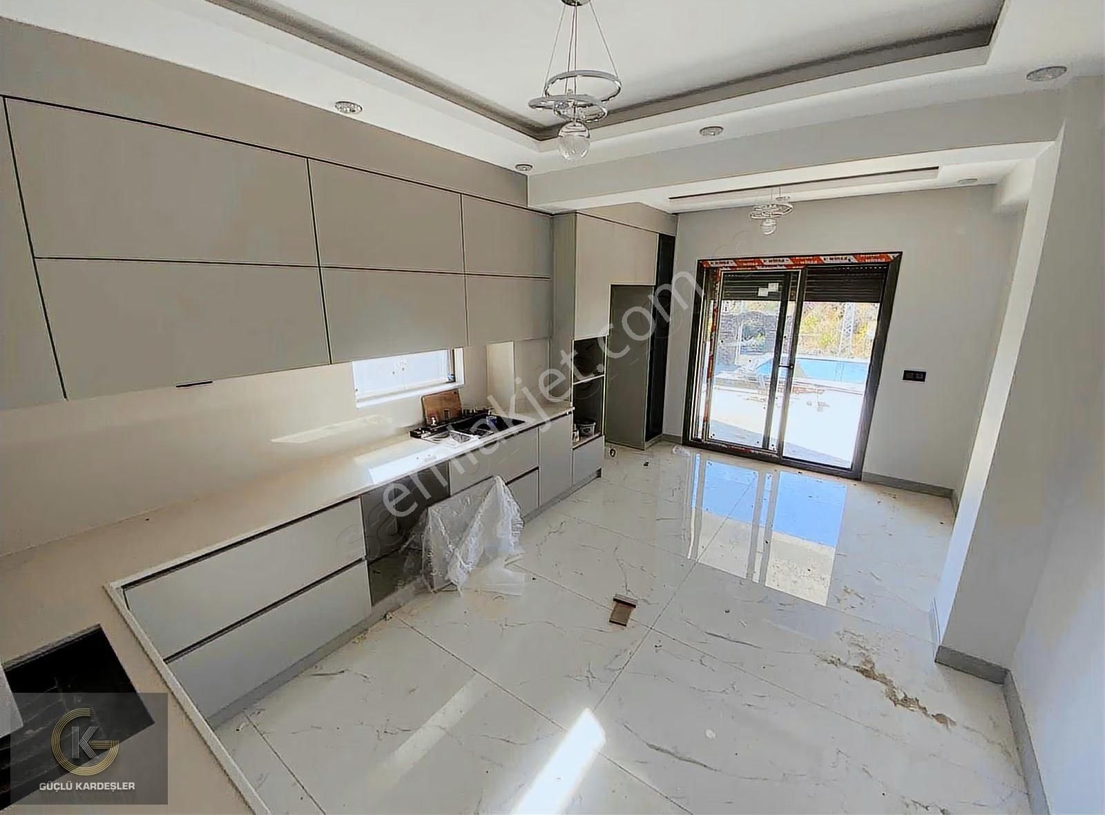 Güçlü Kardeşler 650m2 Arsa İçerisinde Özel Tasarım Lüks Villa - Görsel 23