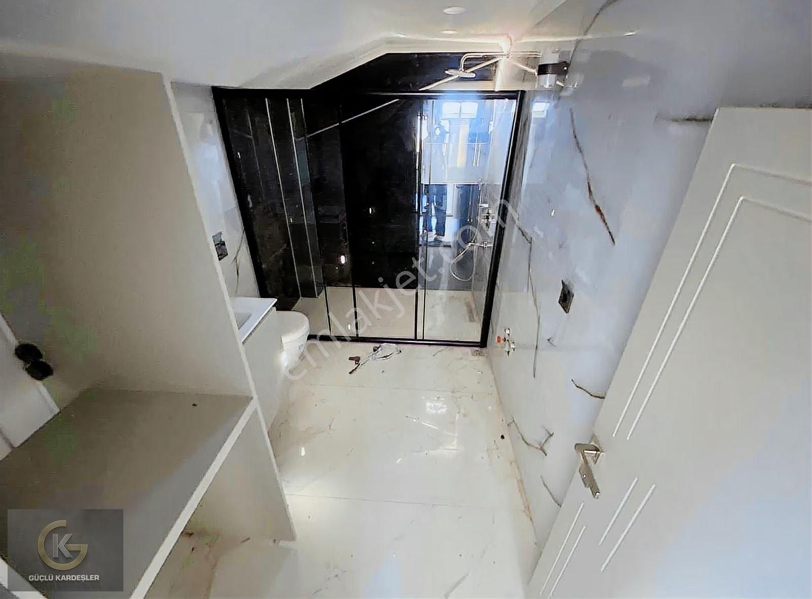 Güçlü Kardeşler 650m2 Arsa İçerisinde Özel Tasarım Lüks Villa - Görsel 25