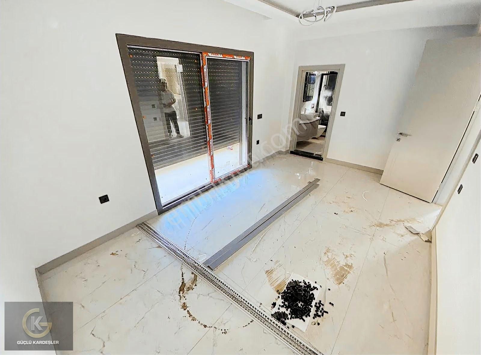 Güçlü Kardeşler 650m2 Arsa İçerisinde Özel Tasarım Lüks Villa - Görsel 12