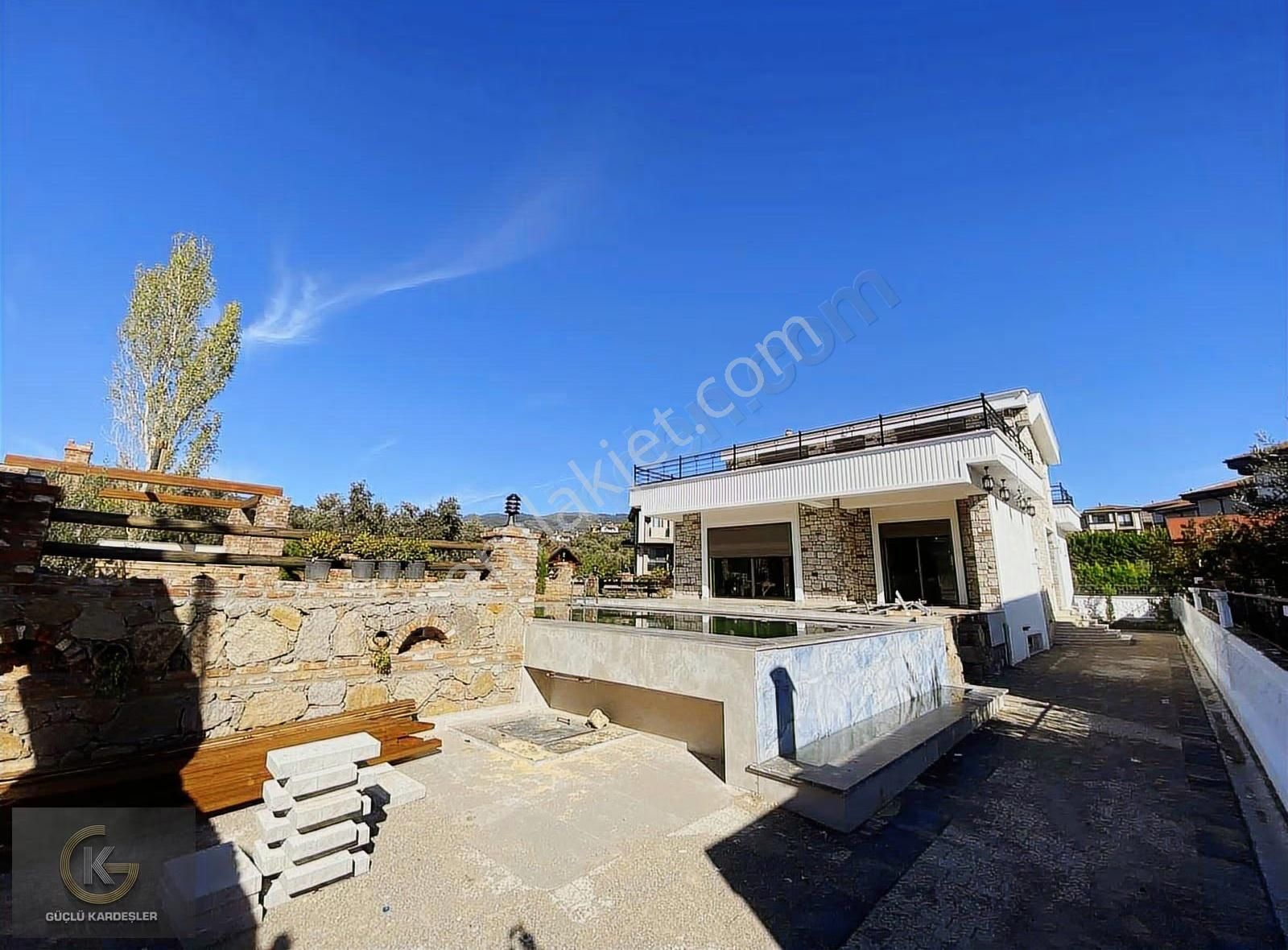 Güçlü Kardeşler 650m2 Arsa İçerisinde Özel Tasarım Lüks Villa - Görsel 19